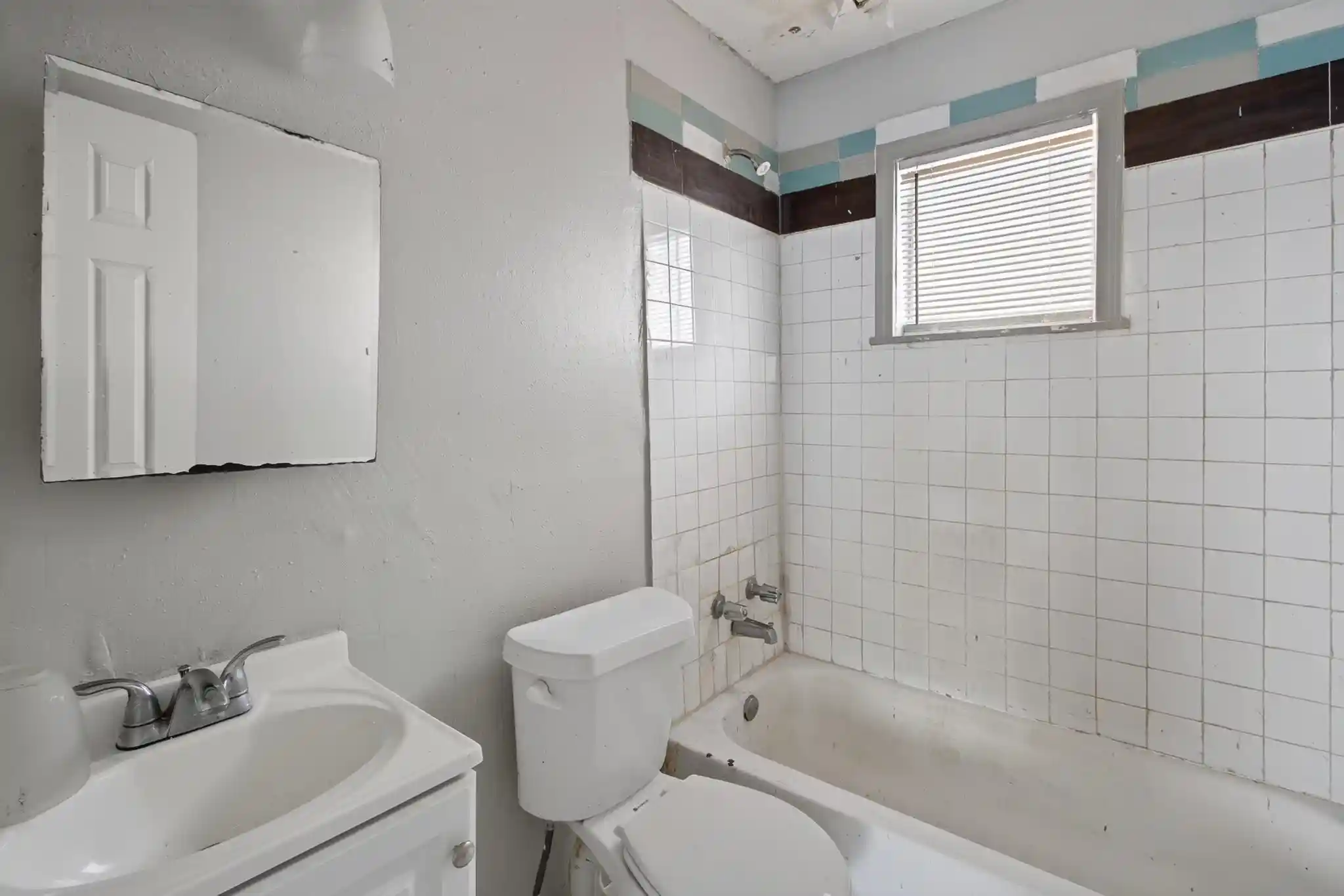 Listing Photo 3 - Condo for sale in building located at 1178 N Evergreen St, Memphis, TN 38108