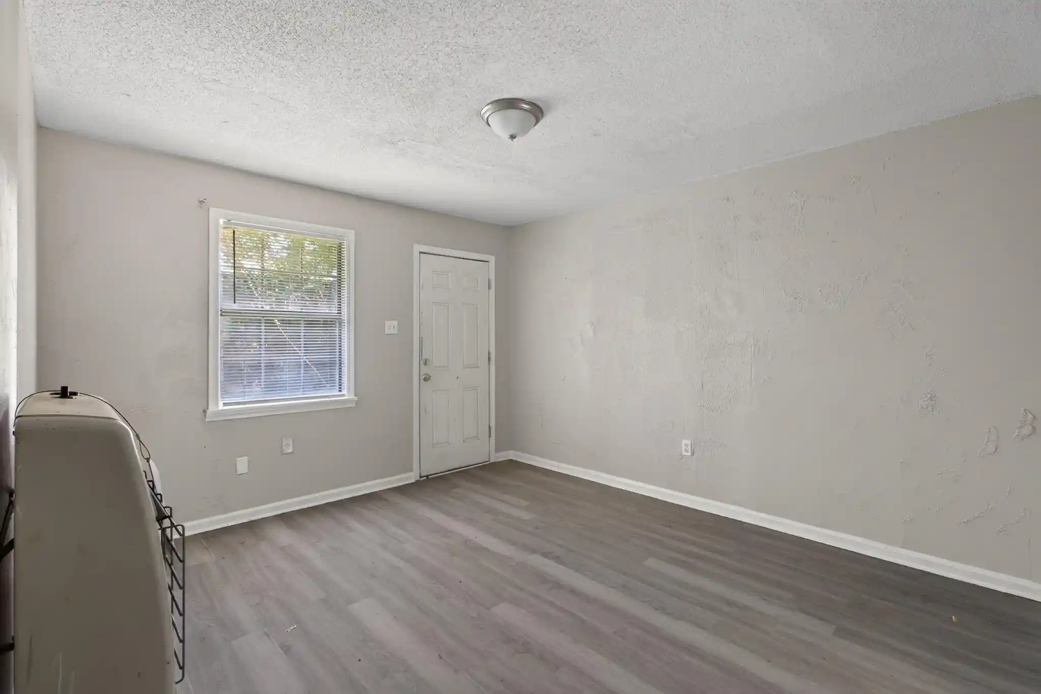Listing Photo 2 - Condo for sale in building located at 1178 N Evergreen St, Memphis, TN 38108 - Unit #