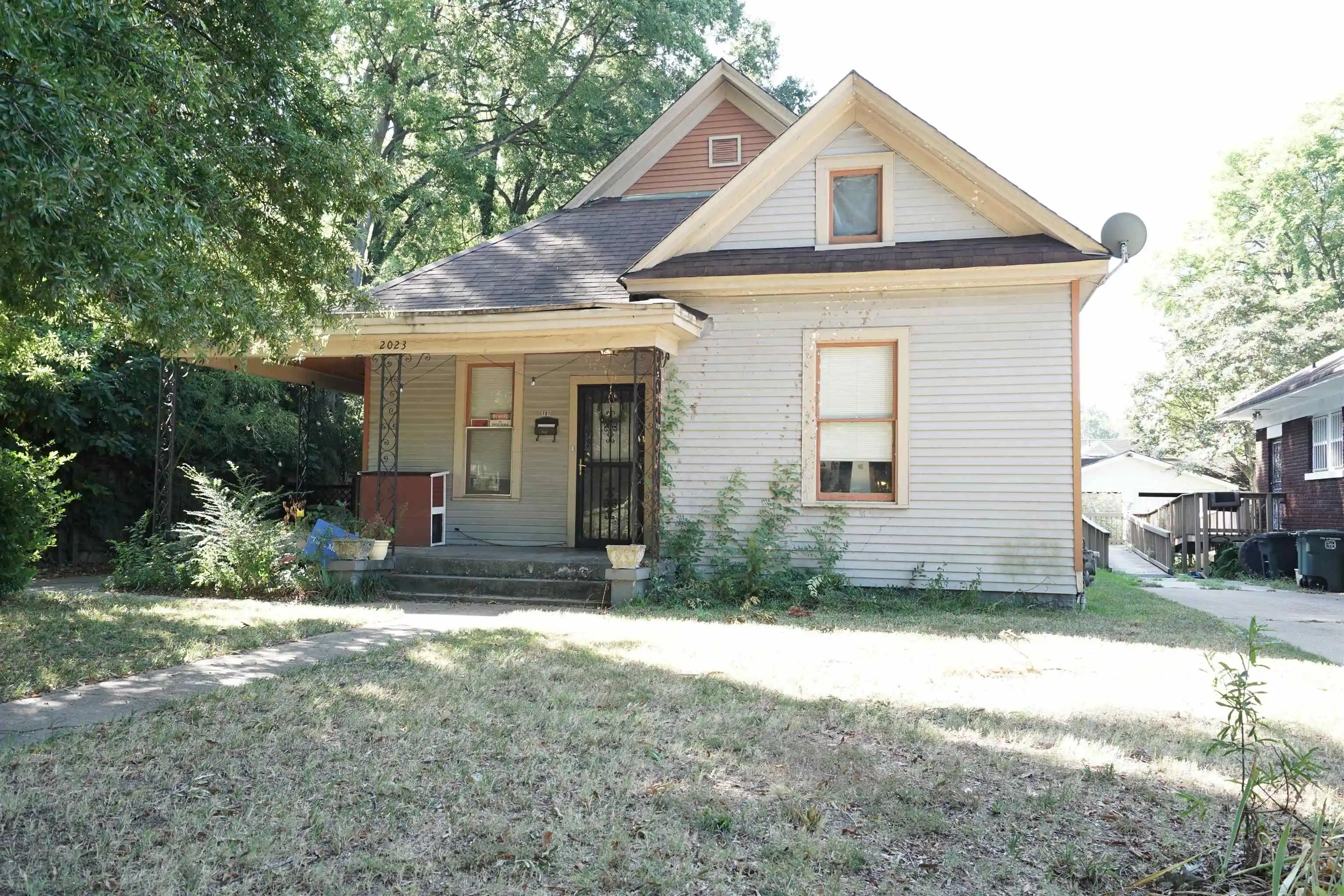 Photo 1 of Multi family home for sale at 2023 Young Ave, Memphis, TN 38104 | MLS# 10229993 | Listing updated on 2026-09-08