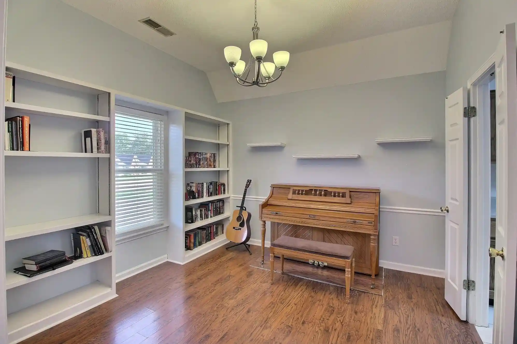 Photo 3 of Single family home for sale at 273 Staircase Dr, Collierville, TN 38017 | MLS# 10229997 | Listing updated on 2026-09-10