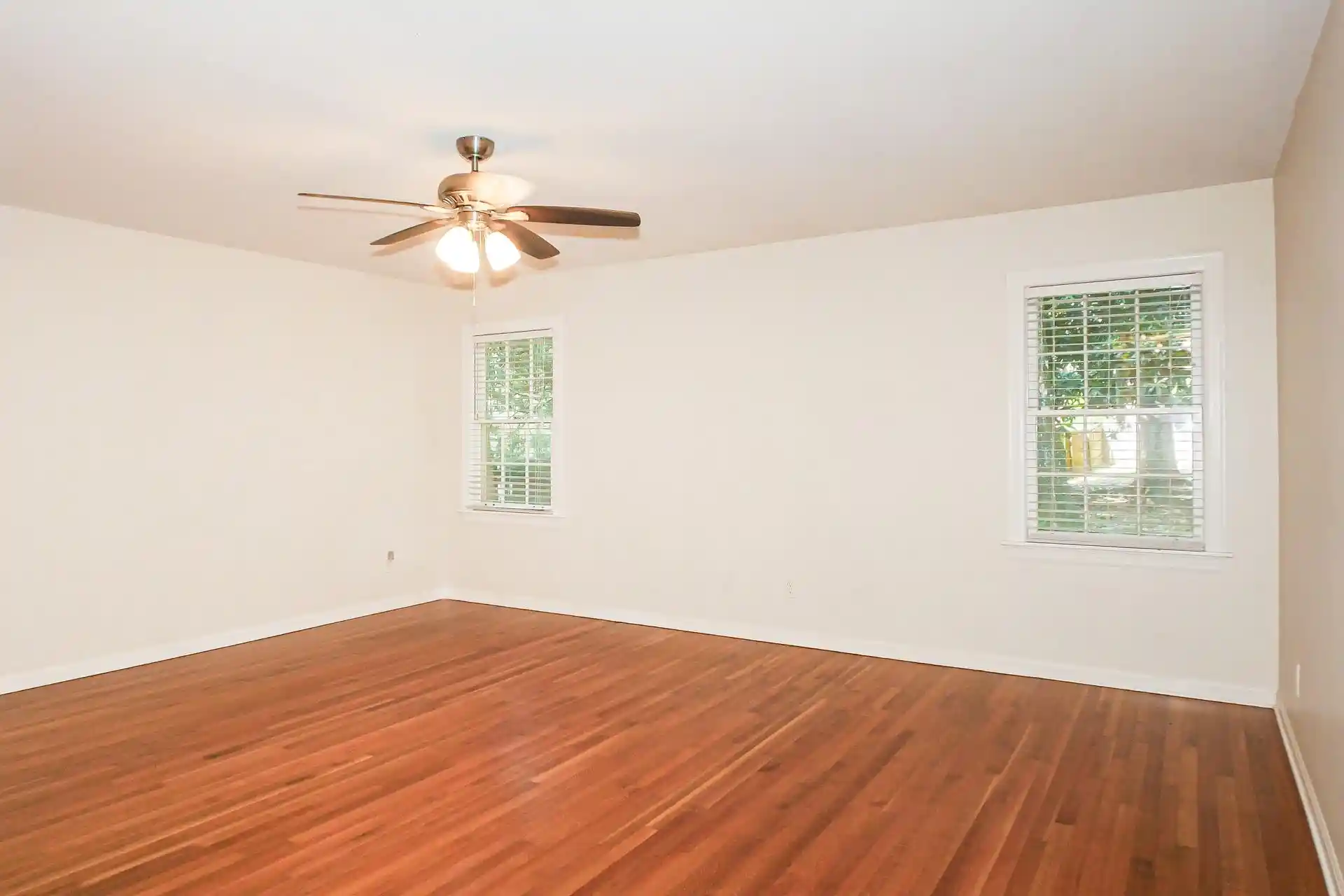 Photo 4 of Single family home for sale at 2415 Kirby Rd, Memphis, TN 38119 | MLS# 10230001 | Listing updated on 2026-09-17