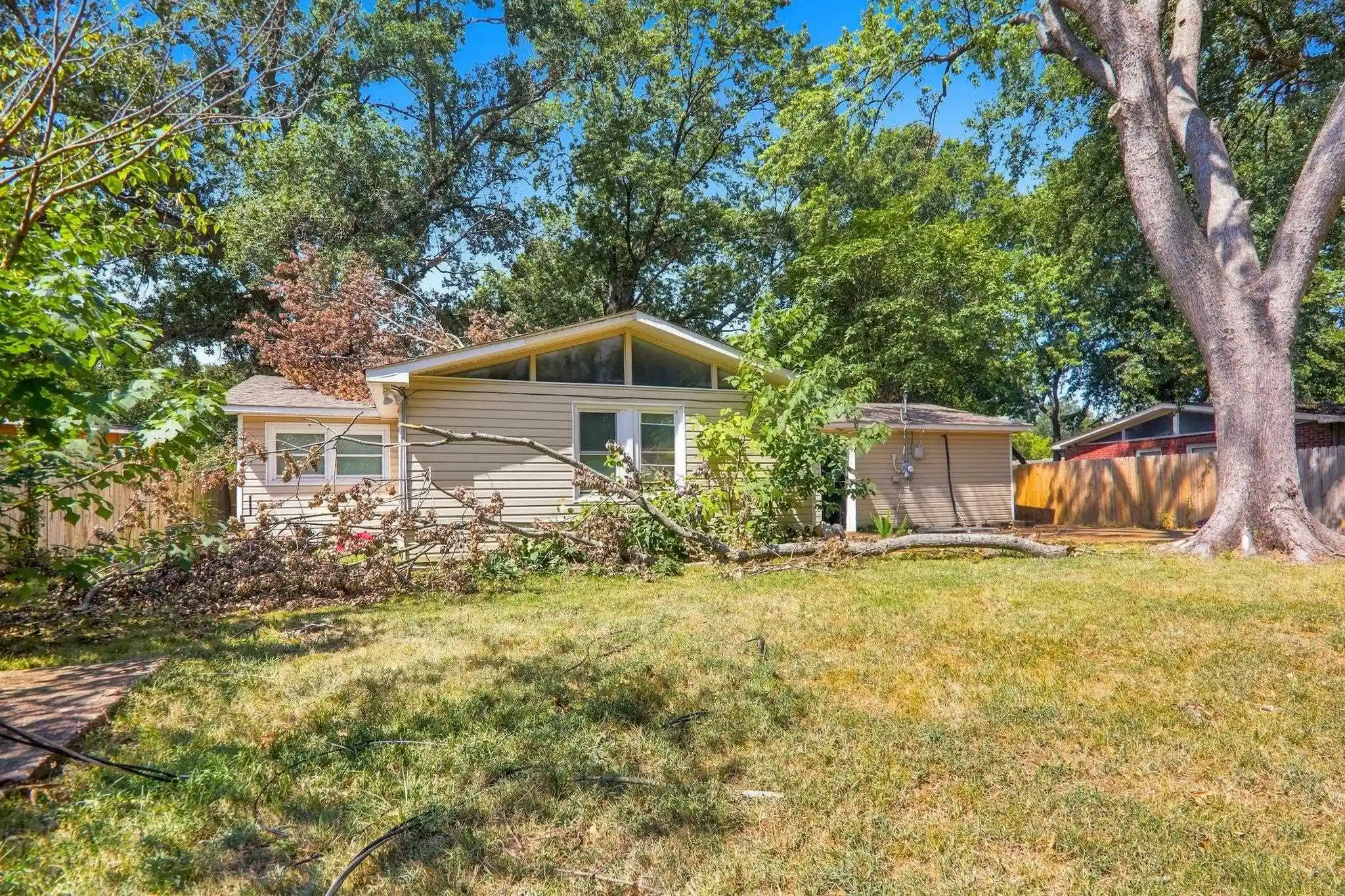 Photo 3 of Single family home for sale at 3046 Brookdale St, Memphis, TN 38118 | MLS# 10230016 | Listing updated on 2026-09-09