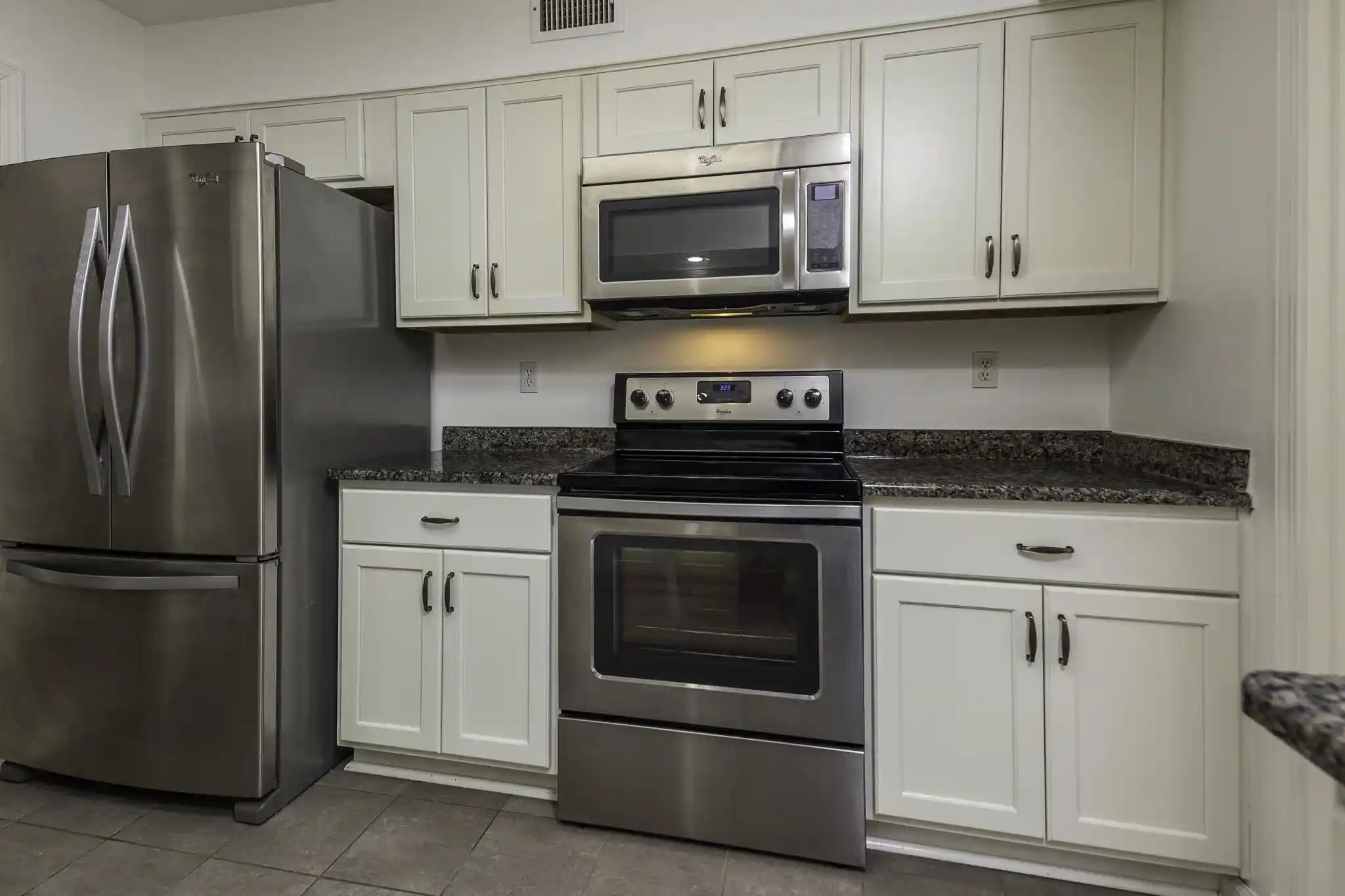 Photo 3 of Townhouse for sale at 255 Aviva Dr, Memphis, TN 38120 | MLS# 10230026 | Listing updated on 2026-09-09