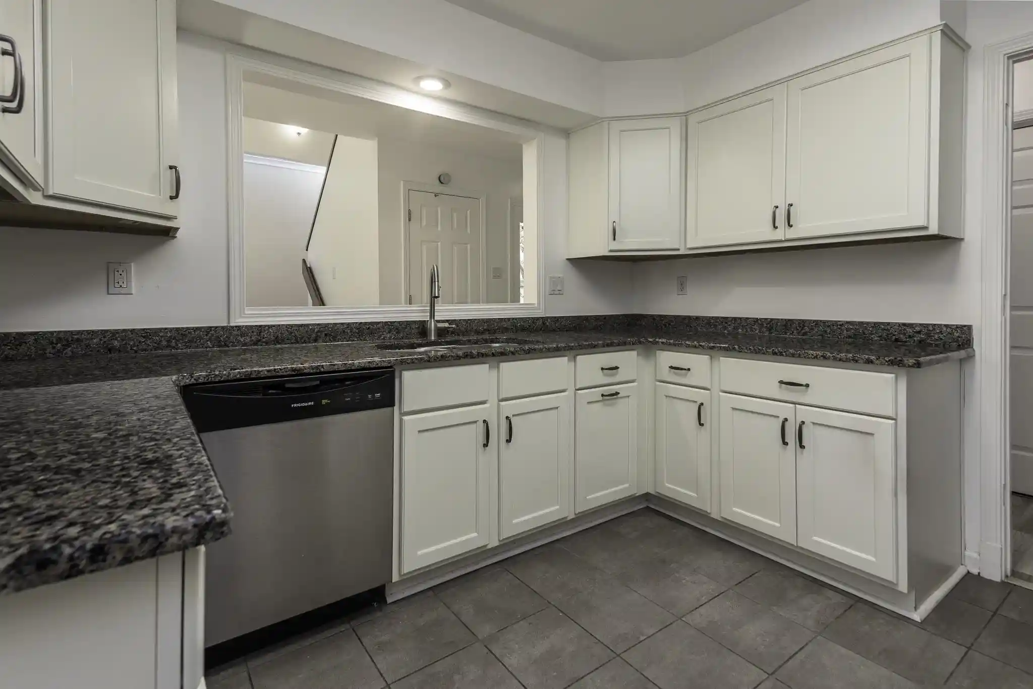 Photo 3 of Townhouse for sale at 255 Aviva Dr, Memphis, TN 38120 | MLS# 10230026 | Listing updated on 2026-09-09
