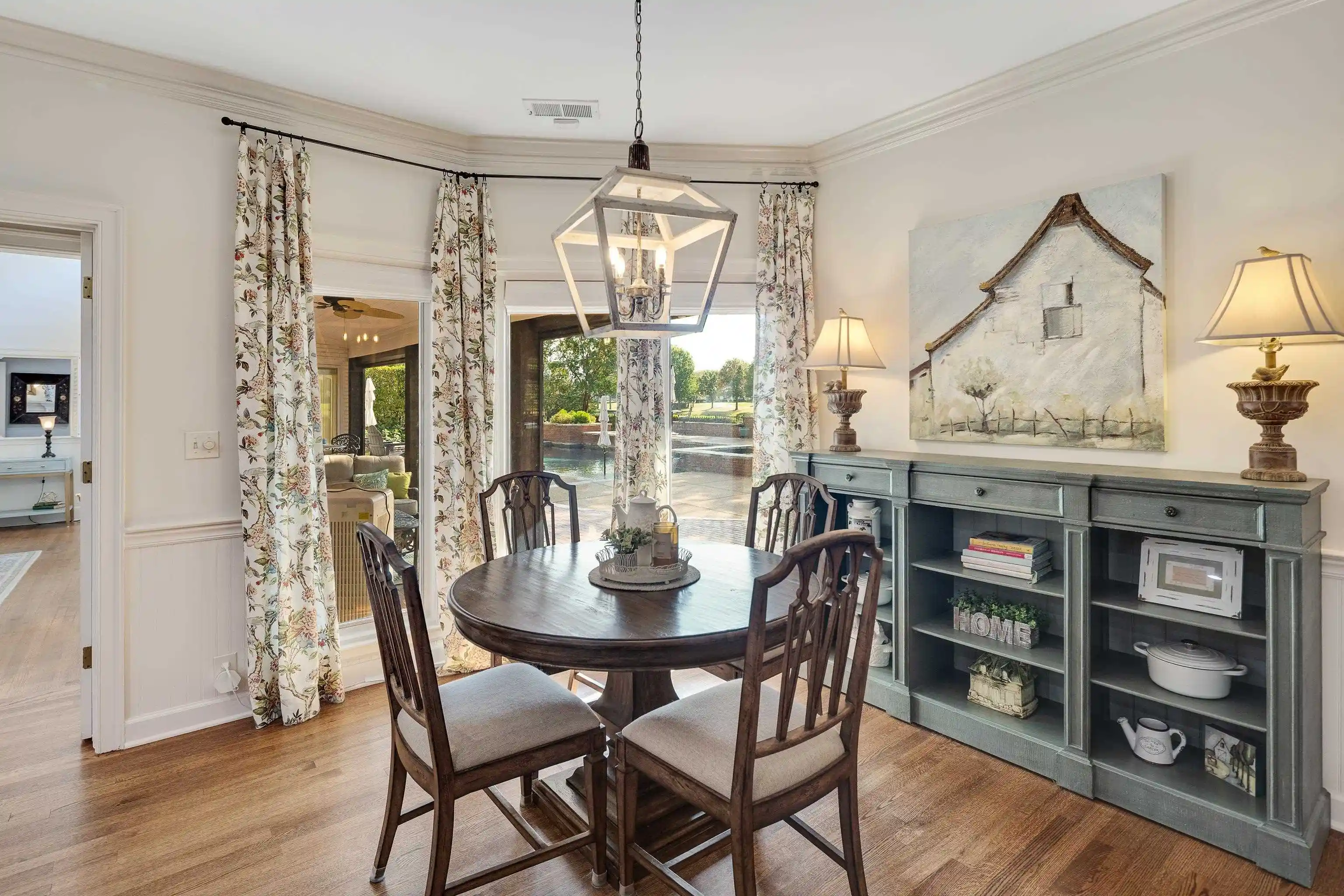 Photo 2 of Mansion for sale at 8675 Classic Dr, Memphis, TN 38125 | MLS# 10230027 | Listing updated on 2026-09-09
