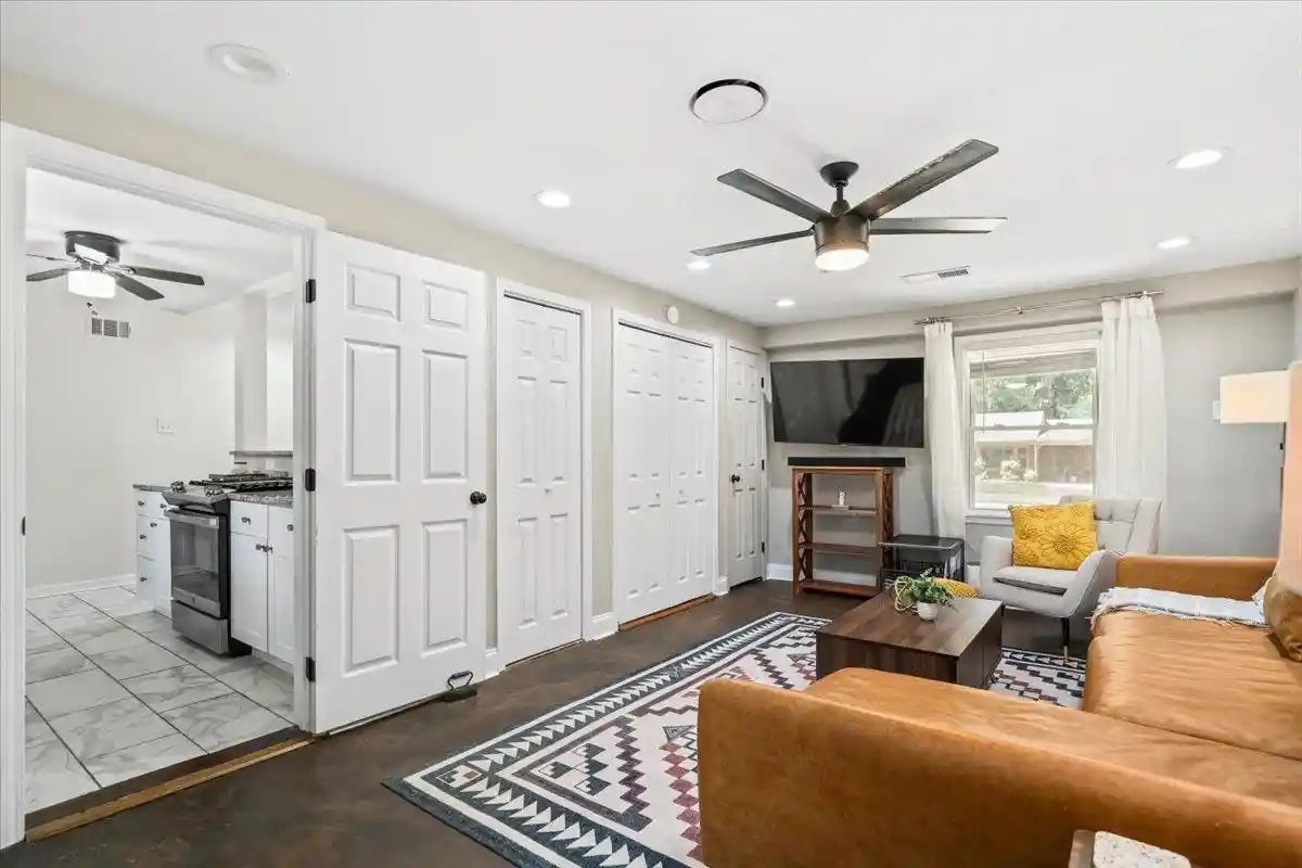 Photo 3 of Single family home for sale at 1170 Dearing St, Memphis, TN 38117 | MLS# 10230041 | Listing updated on 2026-10-06