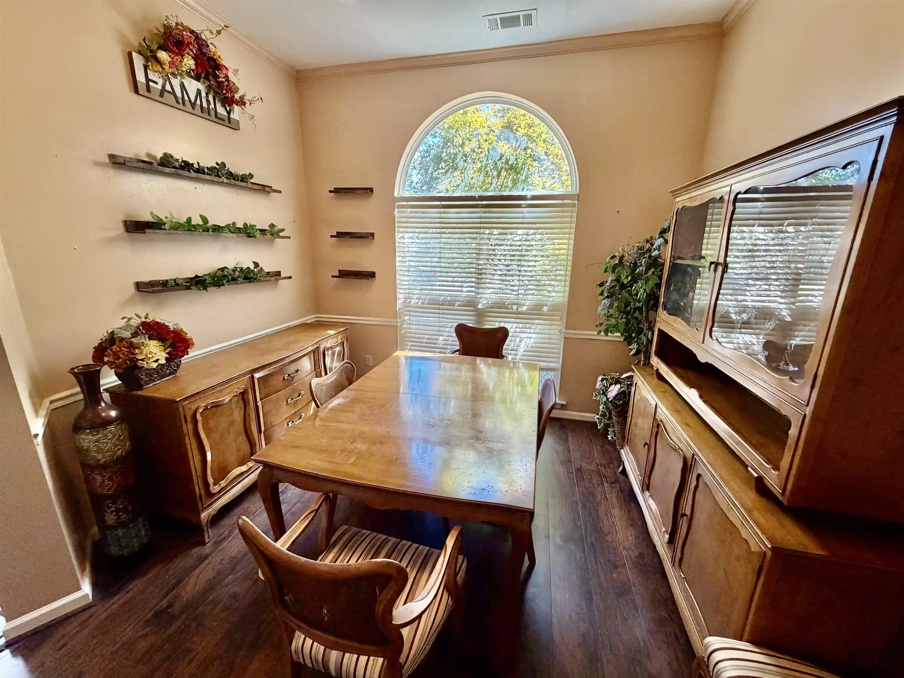 Photo 2 of Single family home for sale at 1695 Tamhaven Ct, Cordova, TN 38016 | MLS# 10230099 | Listing updated on 2026-10-03
