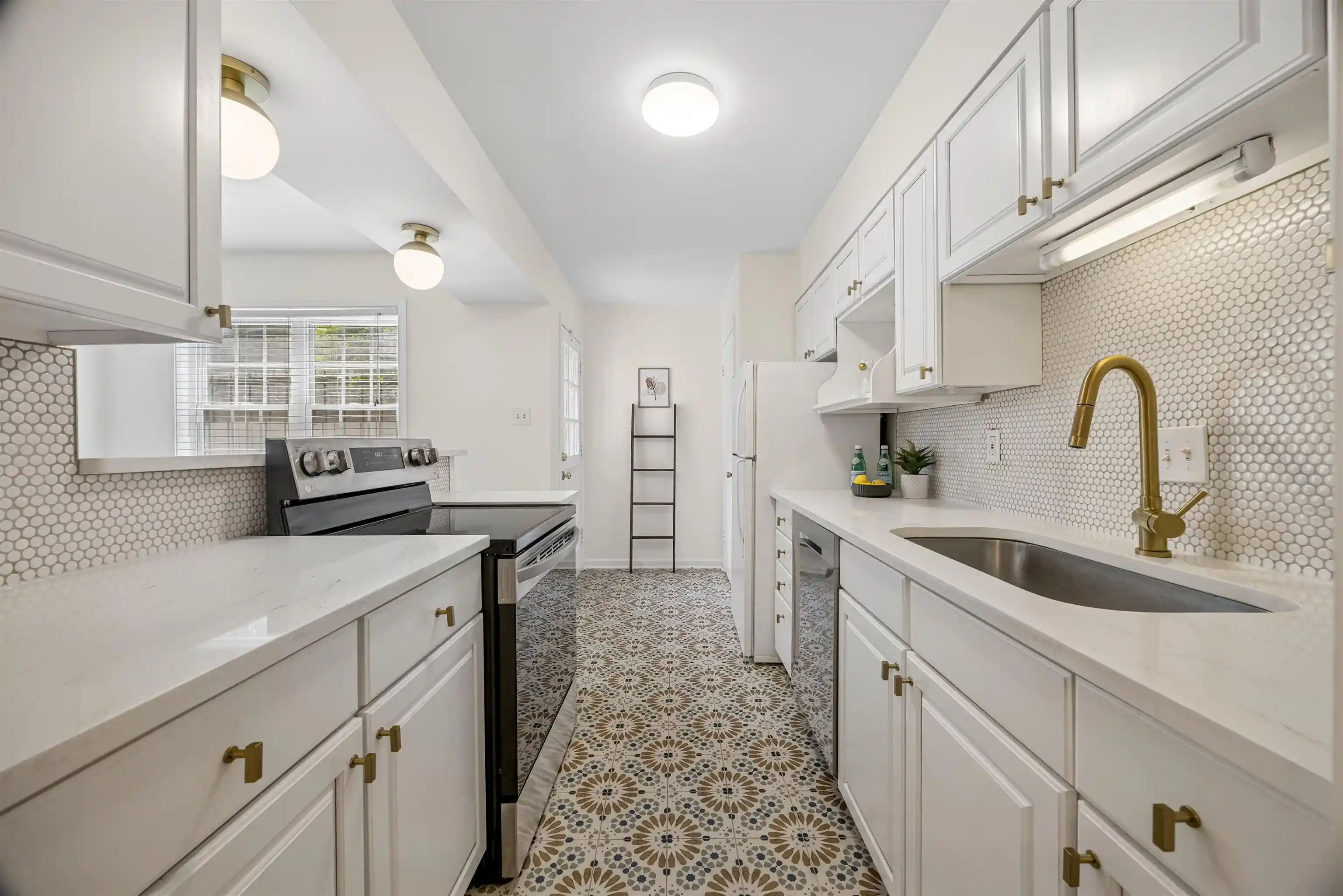Photo 2 of Townhouse for sale at 533 Peabody Sq #533, Memphis, TN 38104 | MLS# 10230102 | Listing updated on 2026-10-06