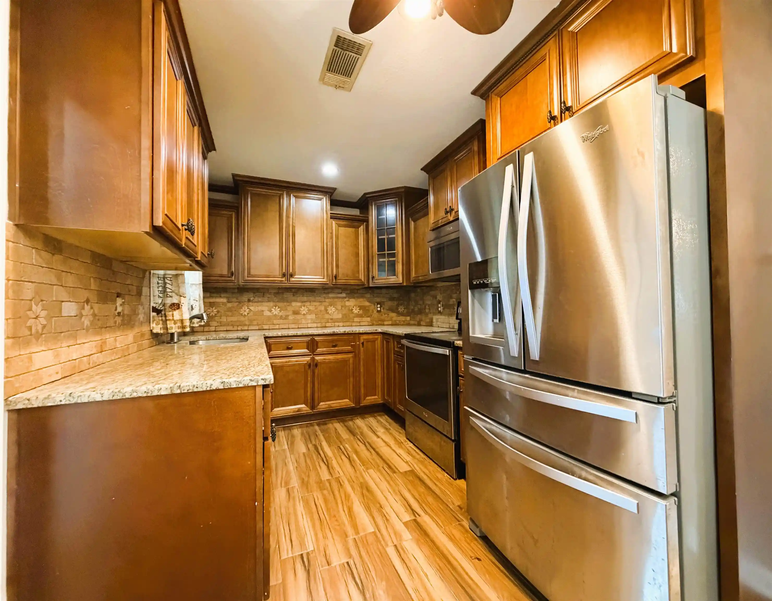 Photo 2 of Sale Pending at 1903 Capri Rd, Memphis, TN 38117 | MLS# 10230105 | Listing updated on 2026-09-29