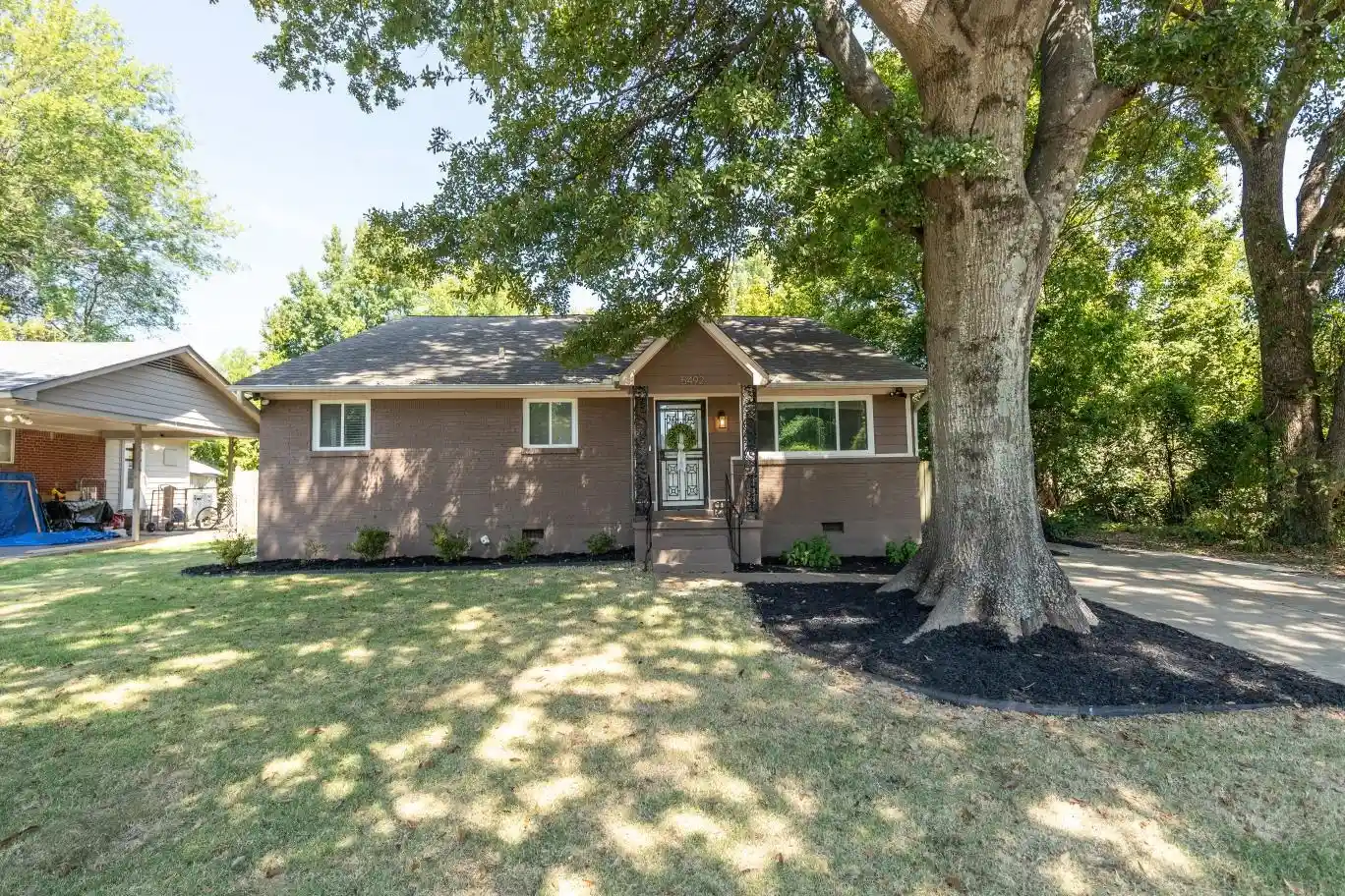 Photo 1 of Single family home for sale at 5492 Mesquite Rd, Memphis, TN 38120 | MLS# 10230107 | Listing updated on 2026-09-10