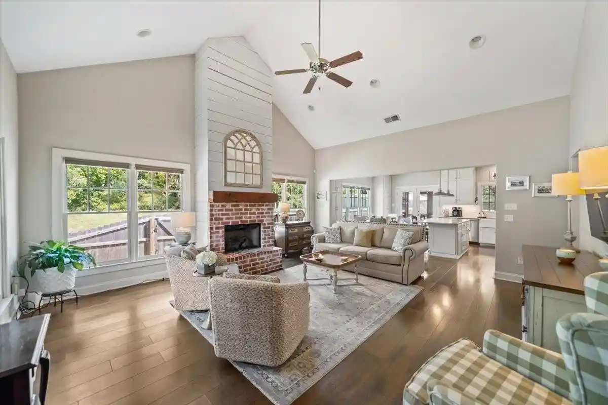 Photo 2 of Single family home for sale at 469 S Rowlett St, Collierville, TN 38017 | MLS# 10230109 | Listing updated on 2026-09-17