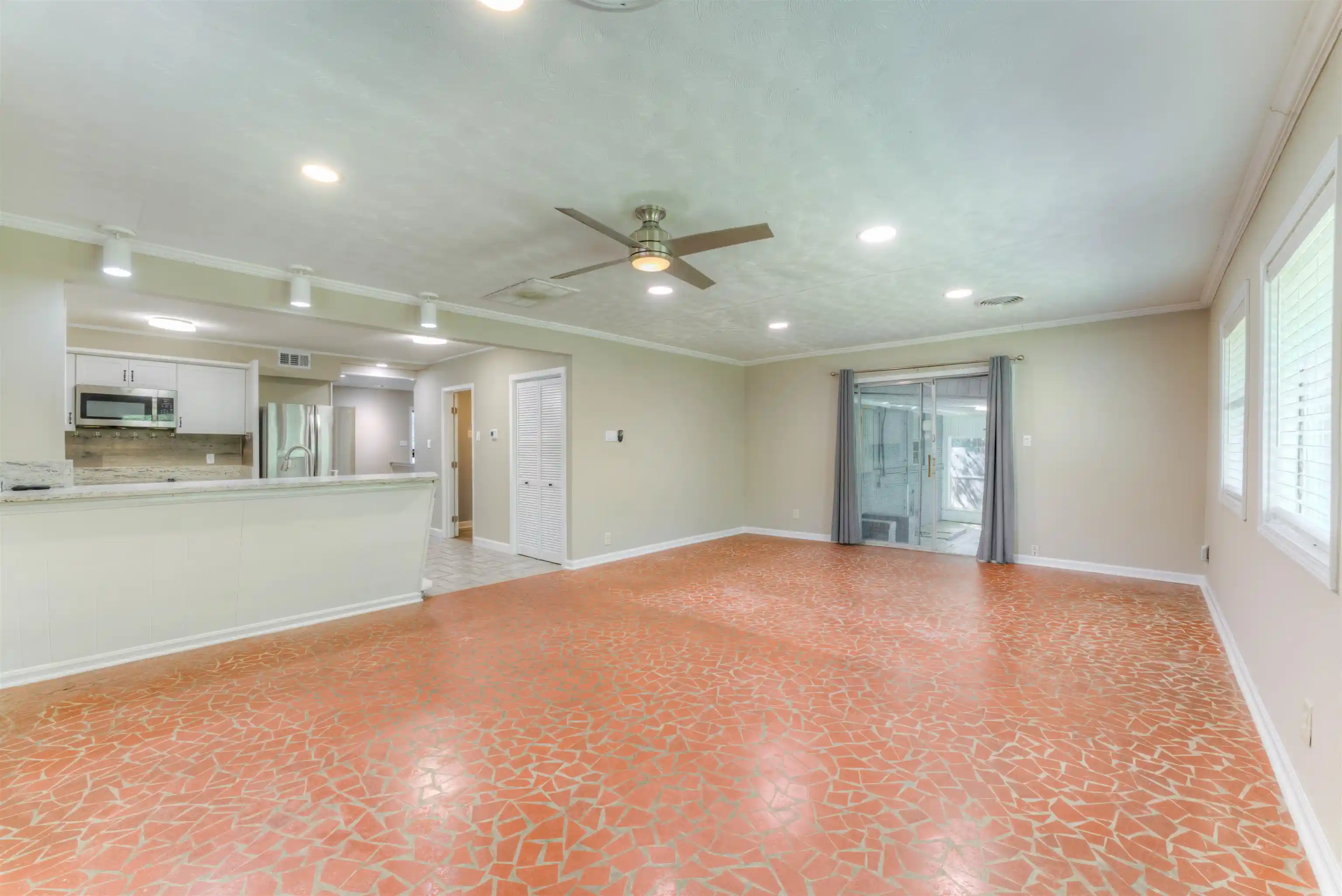 Photo 2 of Single family home for sale at 4172 Oaksedge Dr, Memphis, TN 38117 | MLS# 10230115 | Listing updated on 2026-09-29