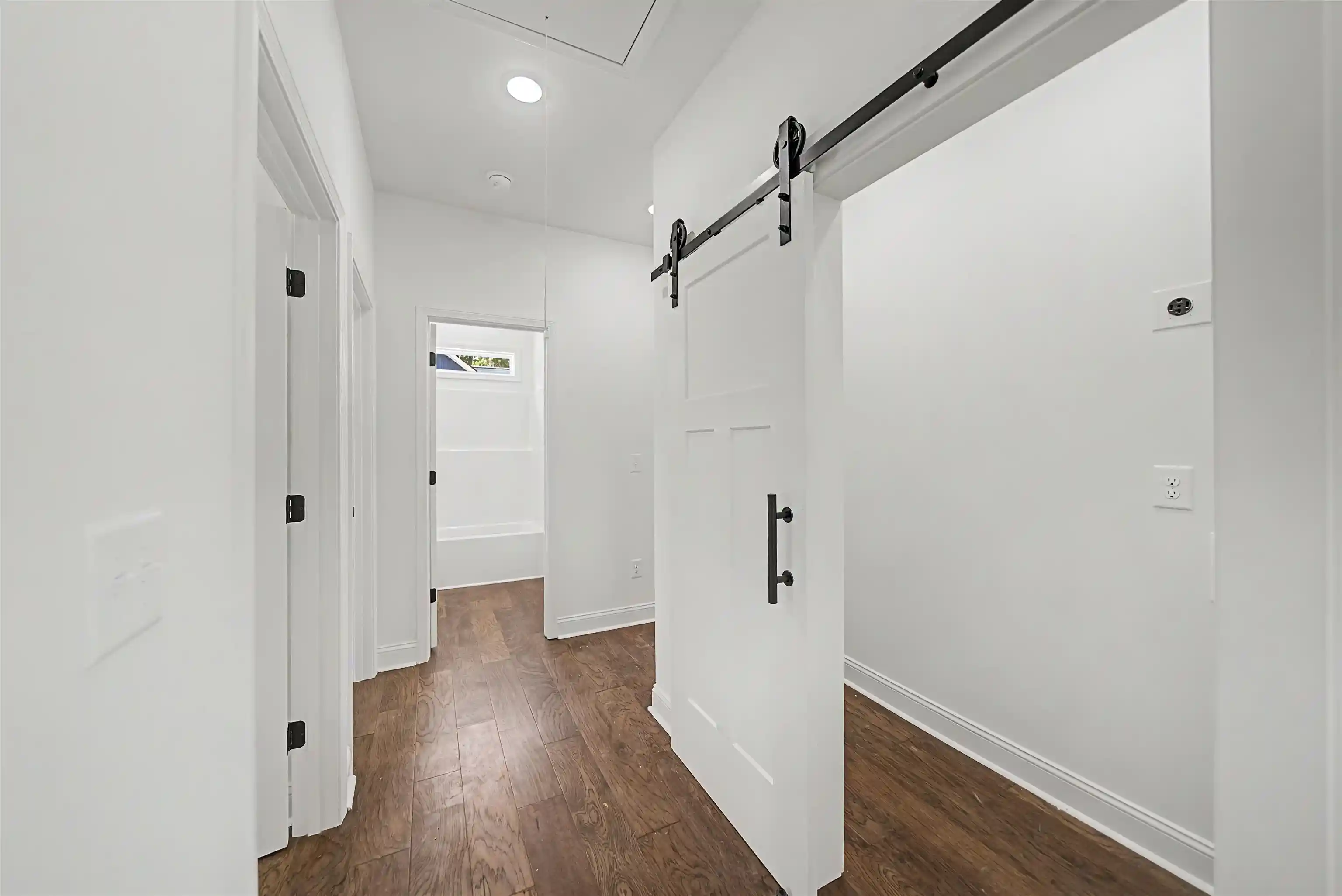 Photo 4 of Single family home for sale at 75 Temple Cv, Savannah, TN 38372 | MLS# 10230132 | Listing updated on 2026-09-10