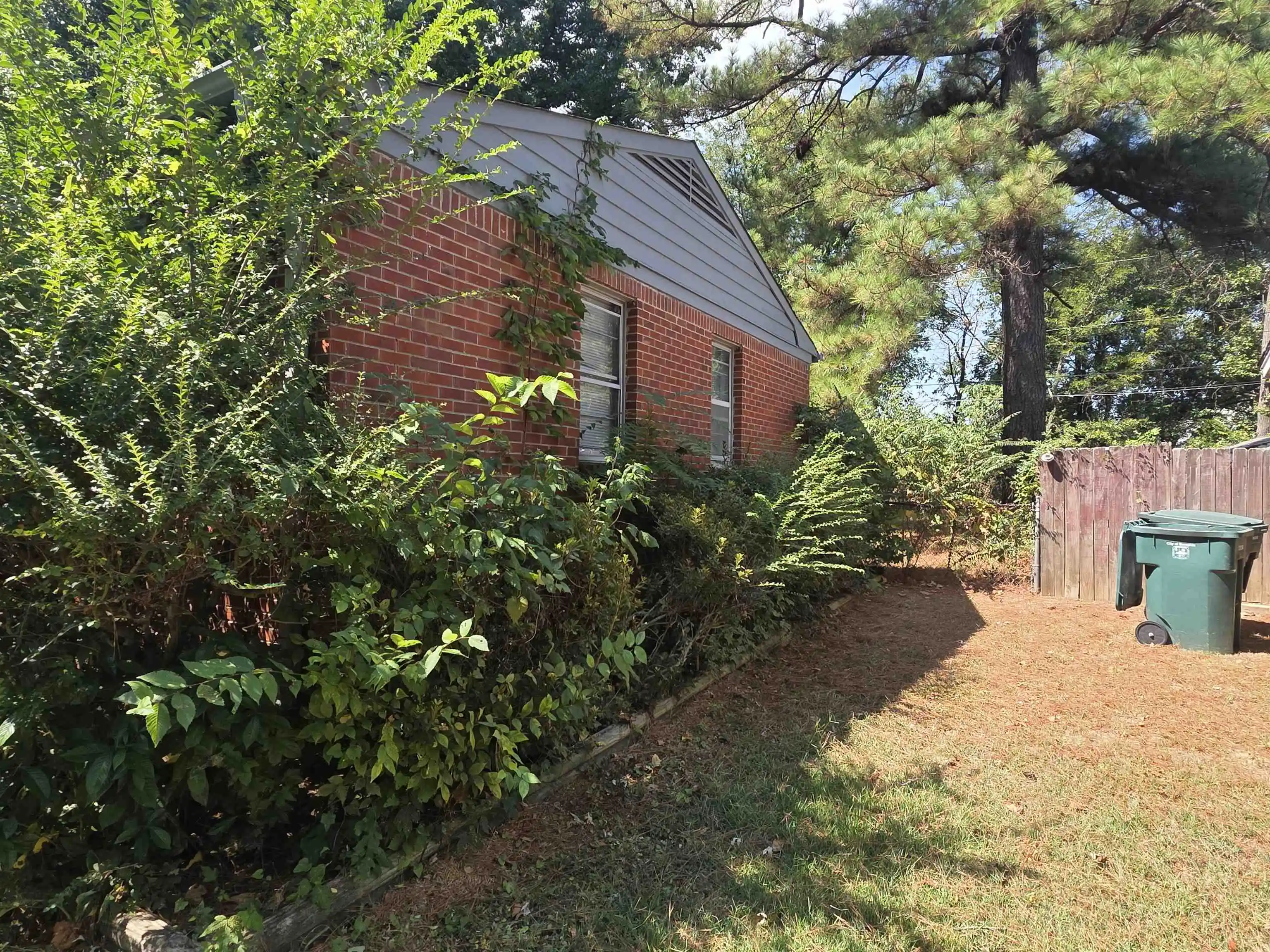 Photo 3 of Single family home for sale at 5597 Loch Lomond Dr, Memphis, TN 38116 | MLS# 10230139 | Listing updated on 2026-09-10