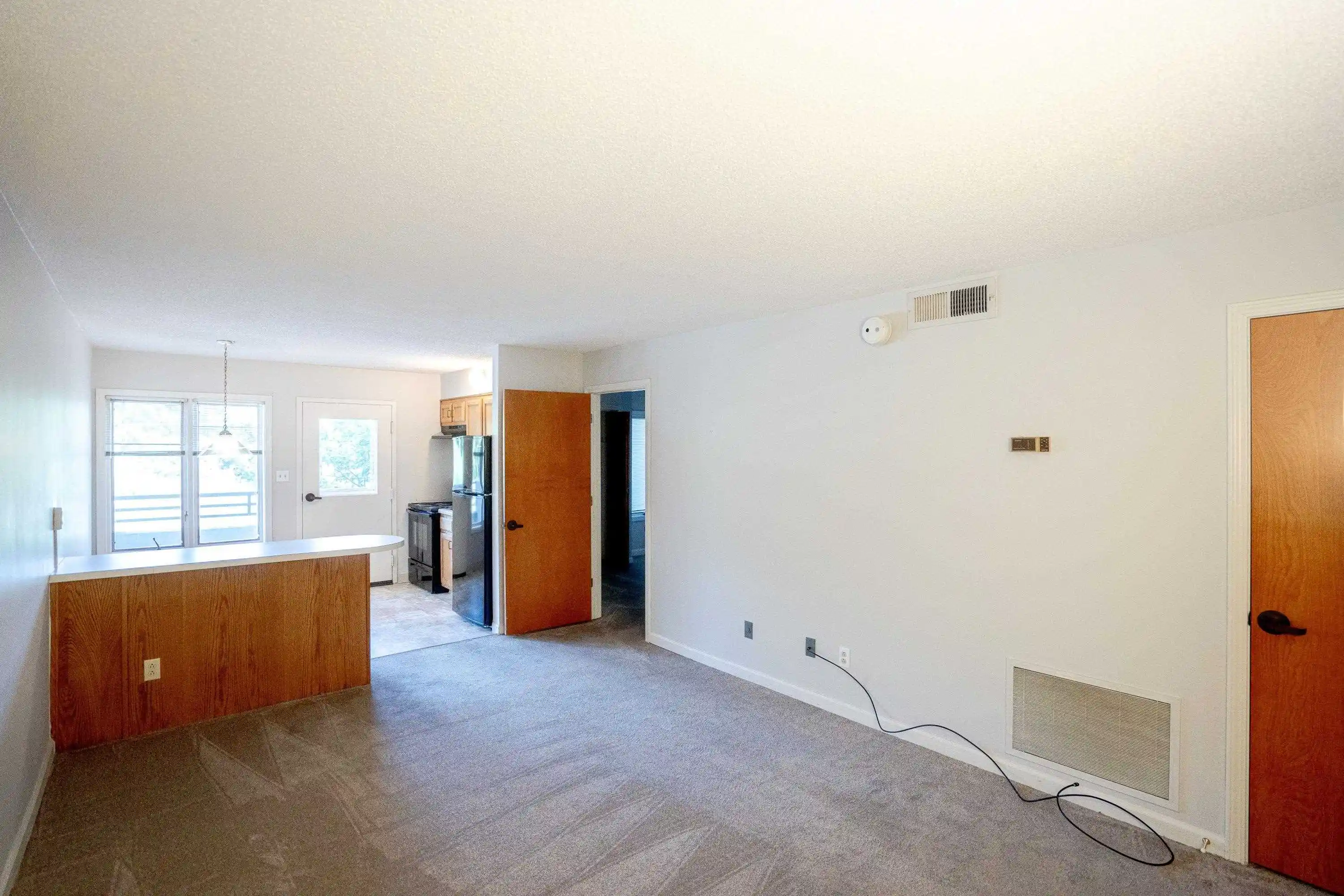 Photo 3 of Condo for sale at 3589 Covington Pike #203, Memphis, TN 38128 | MLS# 10230161 | Listing updated on 2026-09-10