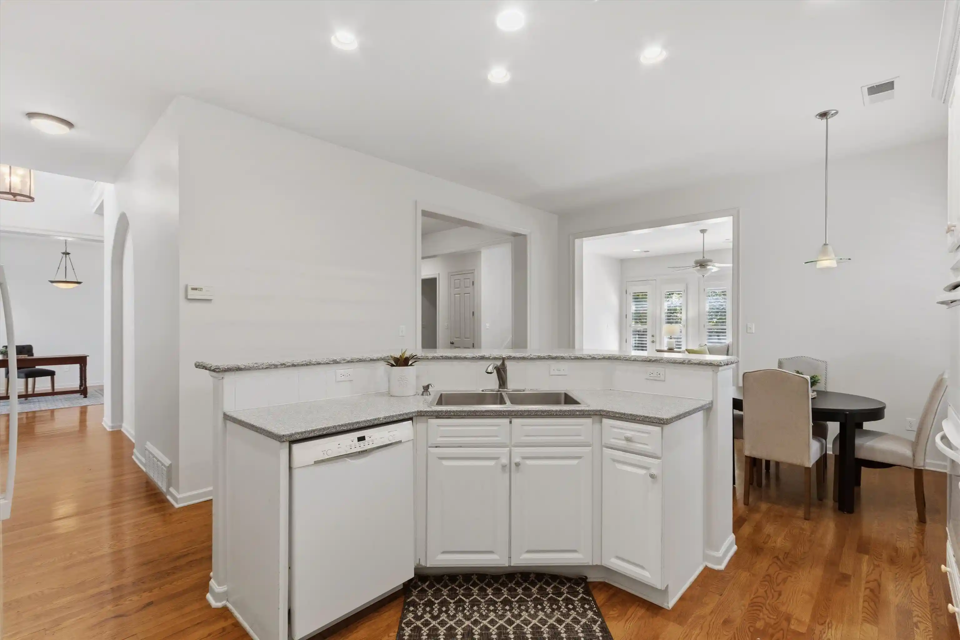 Photo 2 of Single family home for sale at 8475 Friarlynch Ln, Germantown, TN 38139 | MLS# 10230168 | Listing updated on 2026-09-14