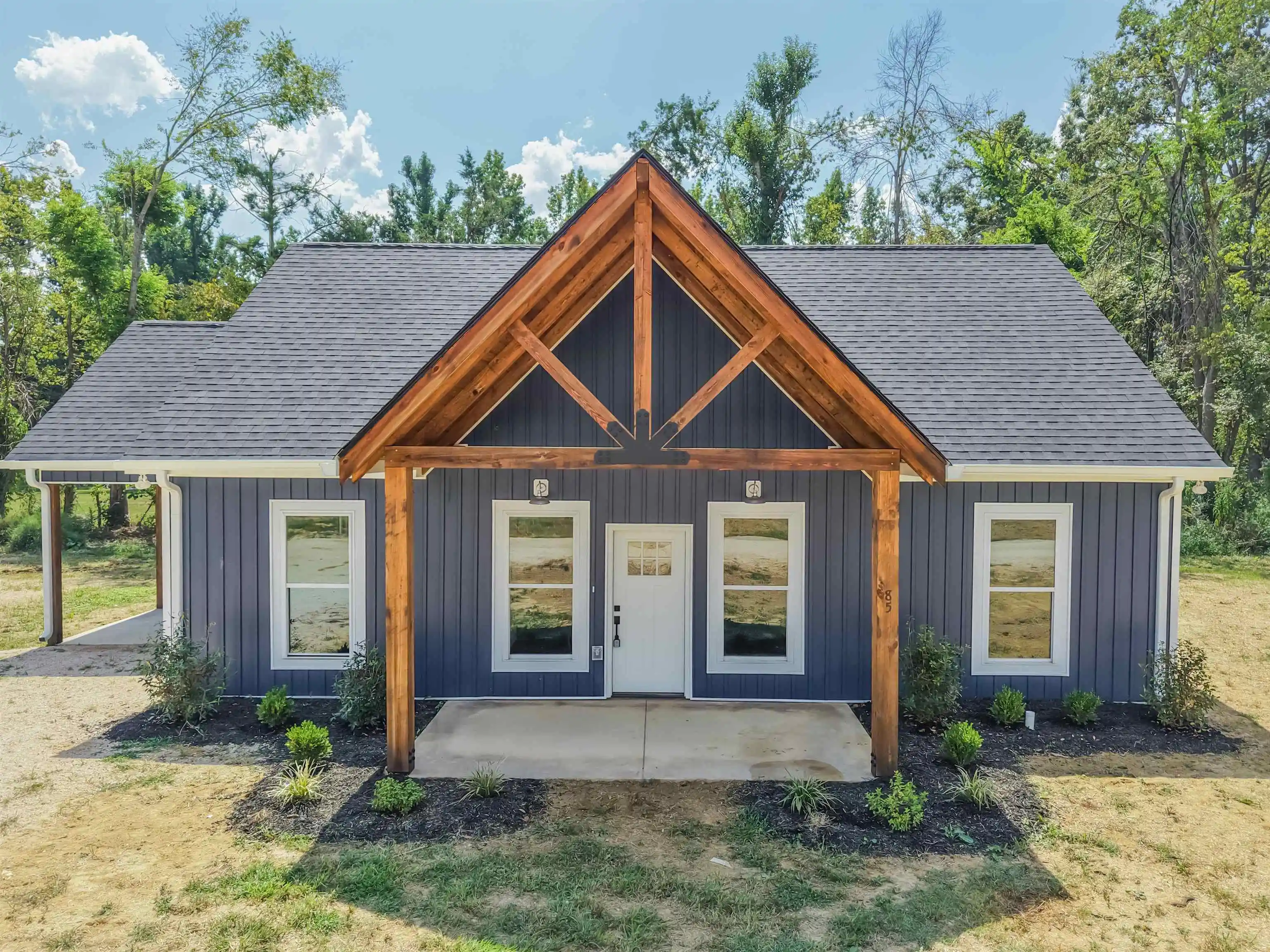 Photo 1 of Single family home for sale at 85 Temple Cv, Savannah, TN 38372 | MLS# 10230177 | Listing updated on 2026-09-10