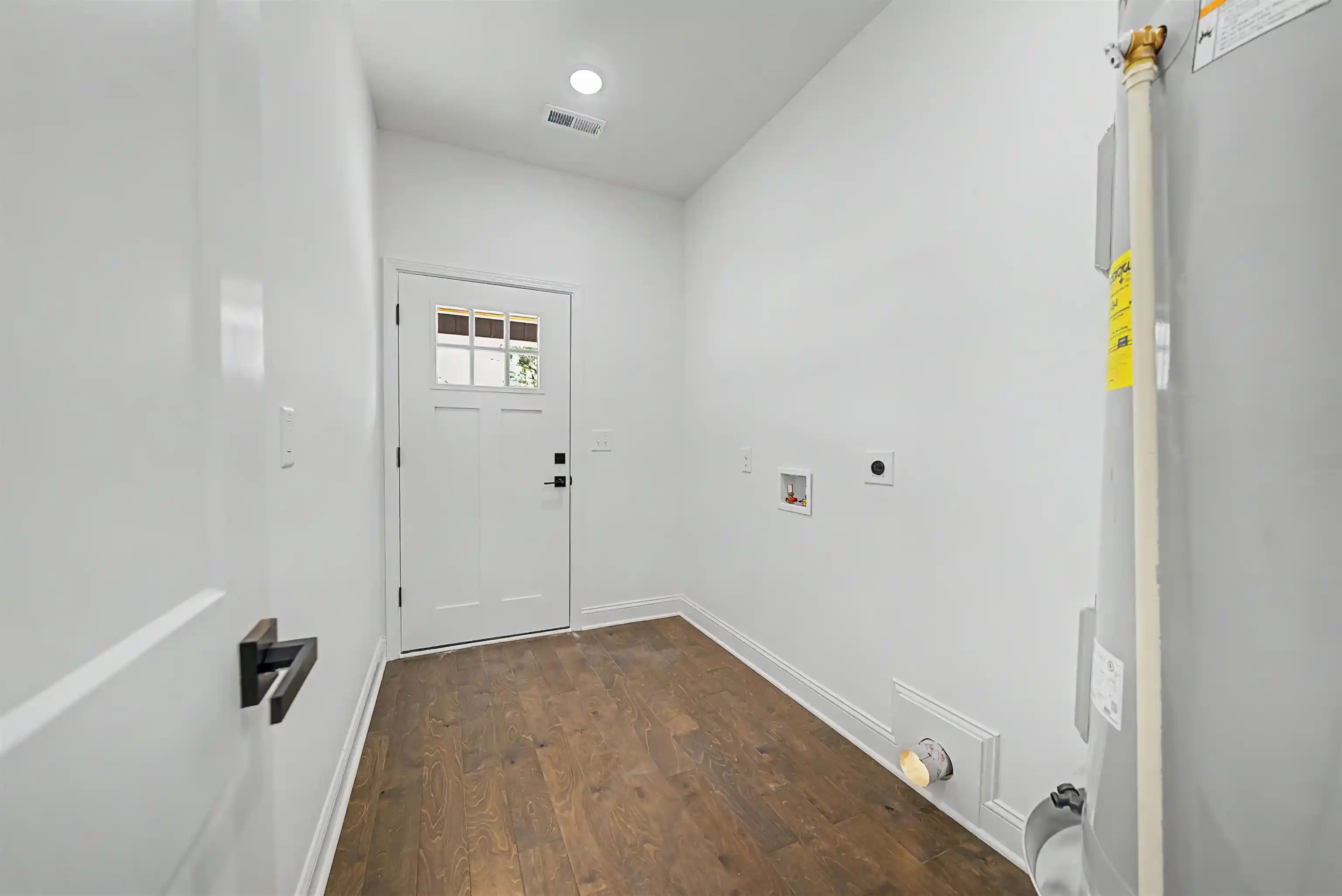 Photo 3 of Single family home for sale at 85 Temple Cv, Savannah, TN 38372 | MLS# 10230177 | Listing updated on 2026-09-10
