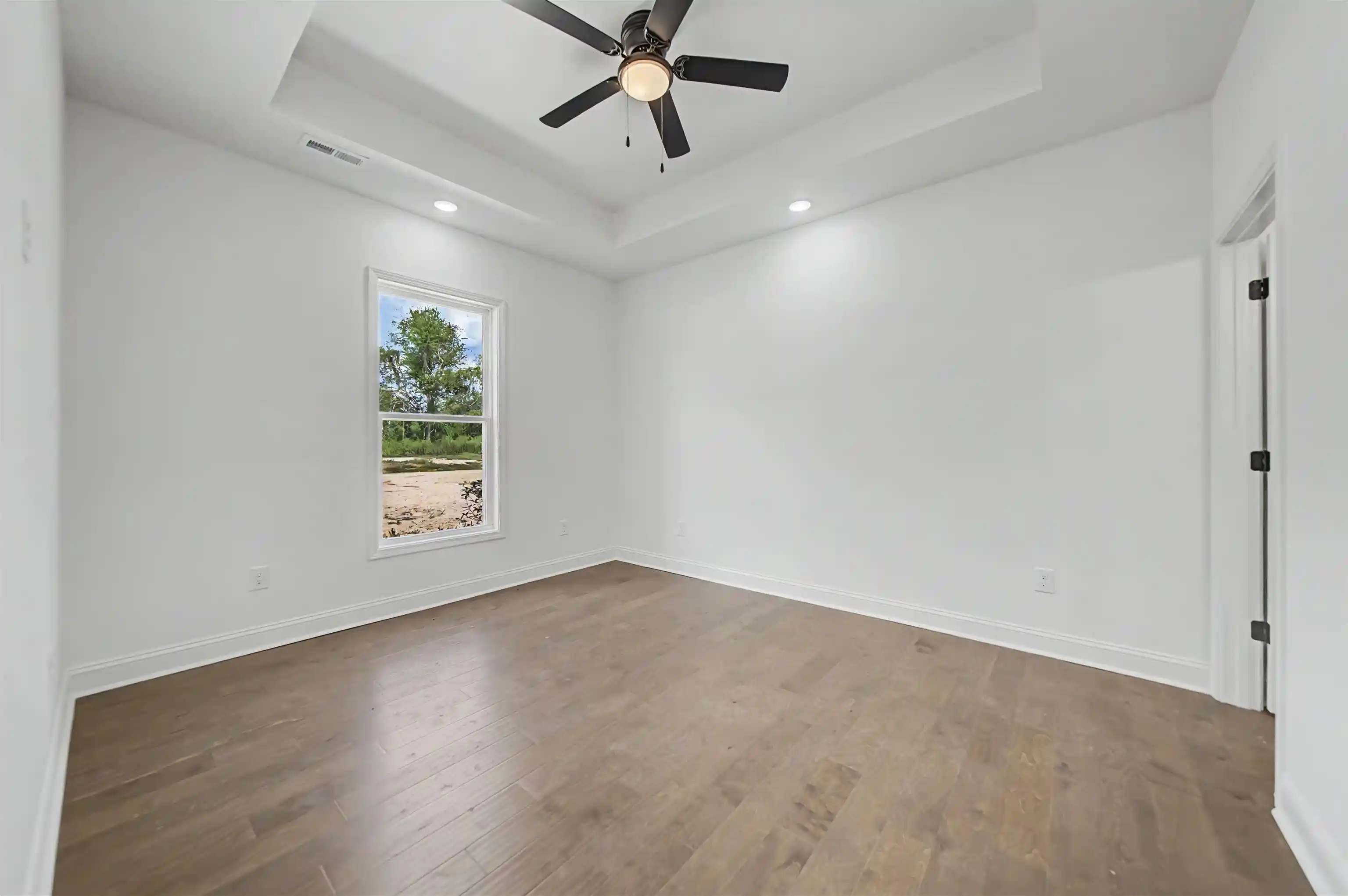 Photo 4 of Single family home for sale at 85 Temple Cv, Savannah, TN 38372 | MLS# 10230177 | Listing updated on 2026-09-10