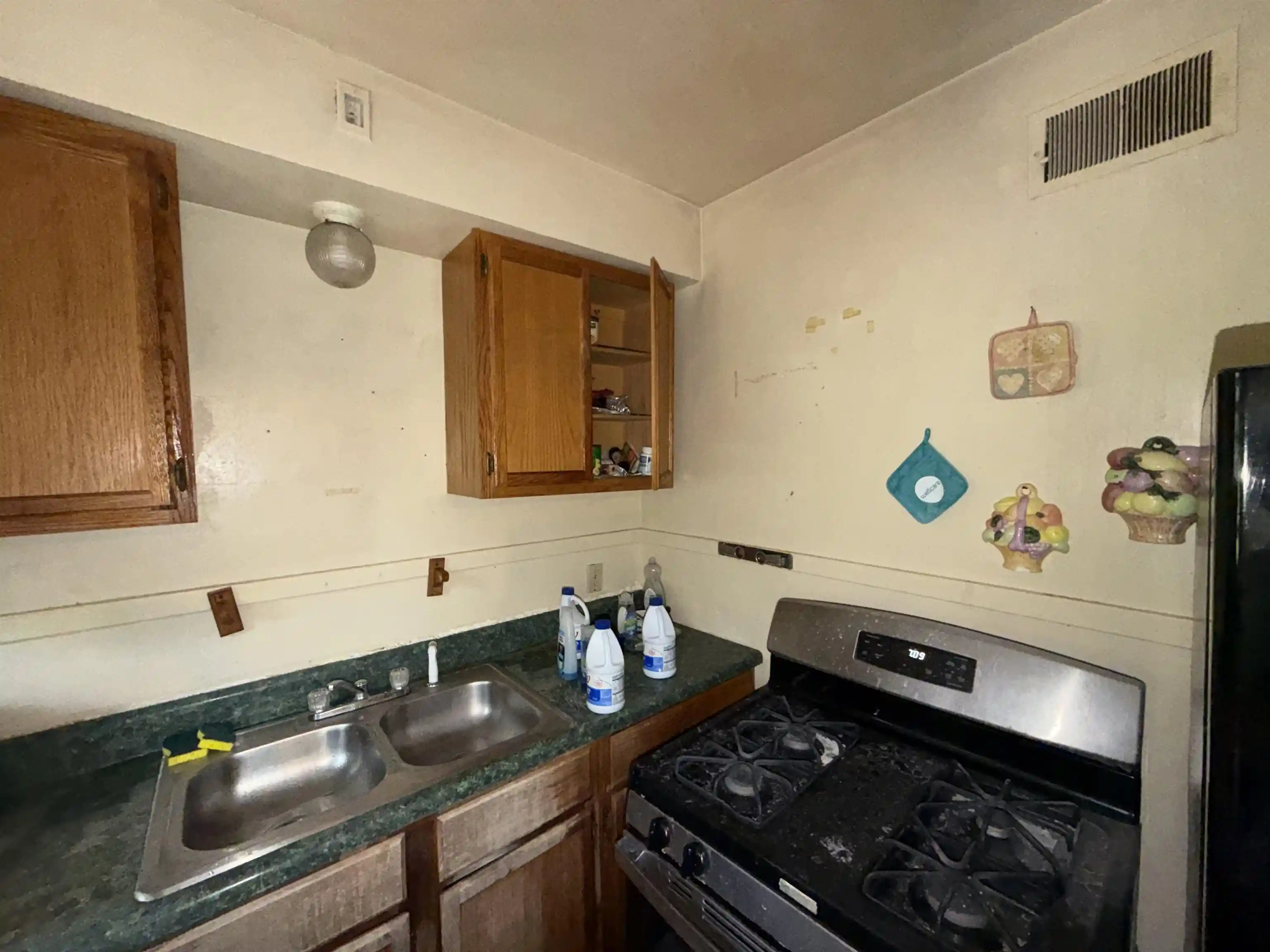 Photo 3 of Single family home for sale at 3101 St Charles Dr, Memphis, TN 38127 | MLS# 10230179 | Listing updated on 2026-09-29