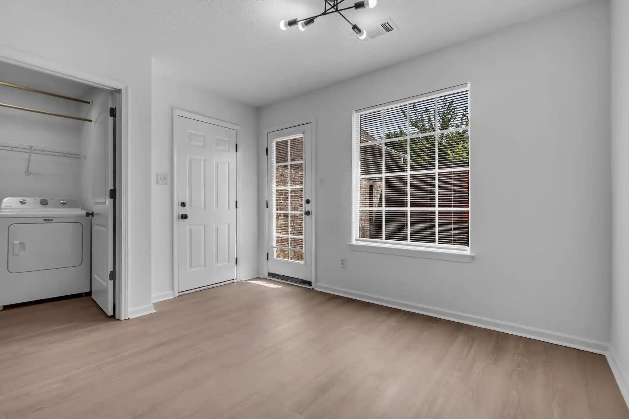 Photo 3 of Single family home for sale at 10201 Evening Hl Dr, Cordova, TN 38016 | MLS# 10230189 | Listing updated on 2026-09-21