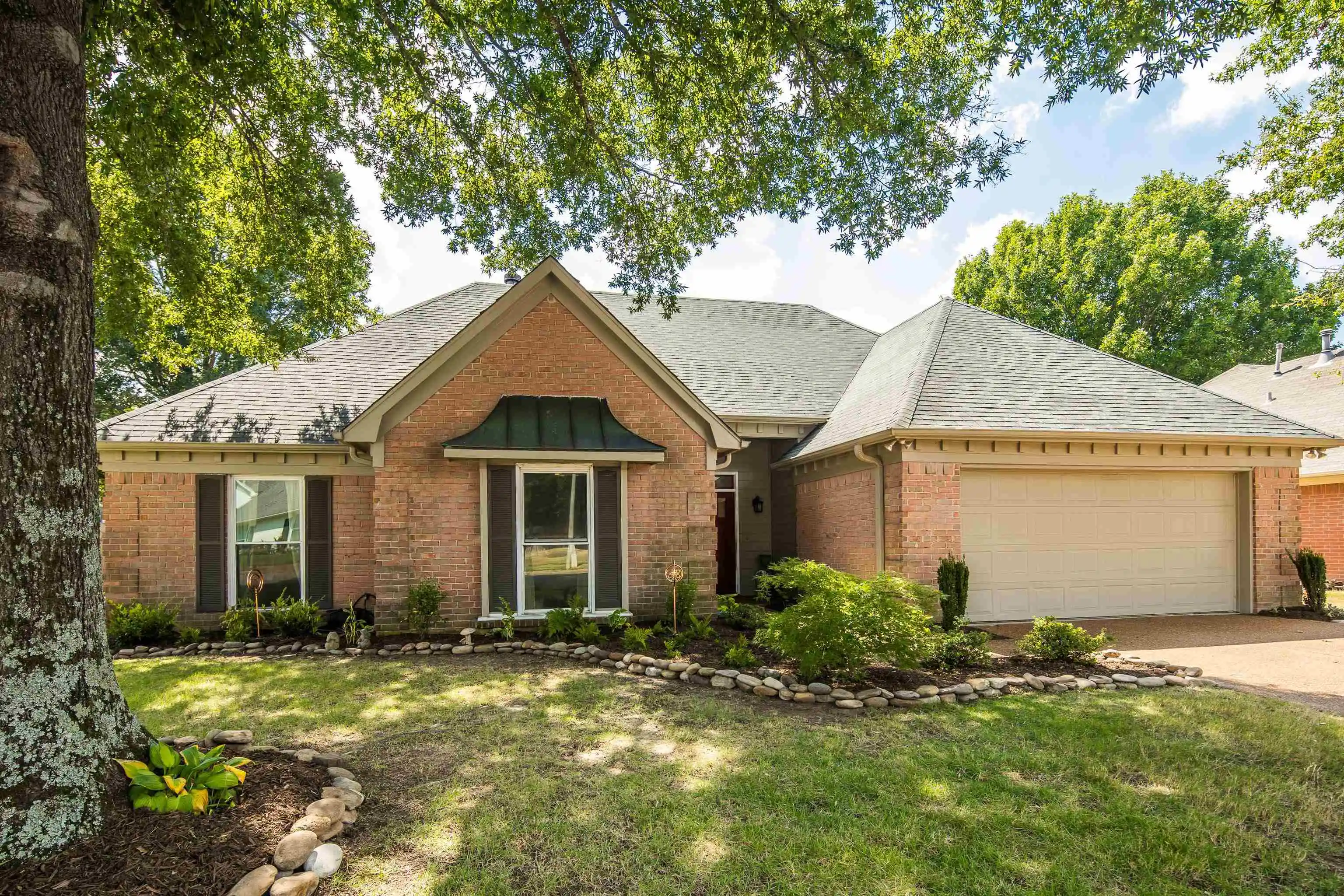 Photo 1 of Sale Pending at 8721 Old River Rd, Cordova, TN 38018 | MLS# 10230211 | Listing updated on 2026-10-10