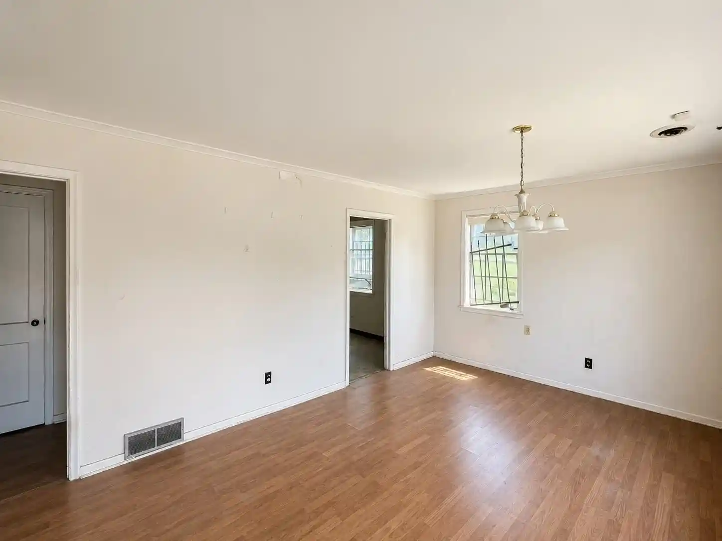 Photo 2 of Single family home for sale at 3206 Salter Rd, Memphis, TN 38109 | MLS# 10230215 | Listing updated on 2026-09-11