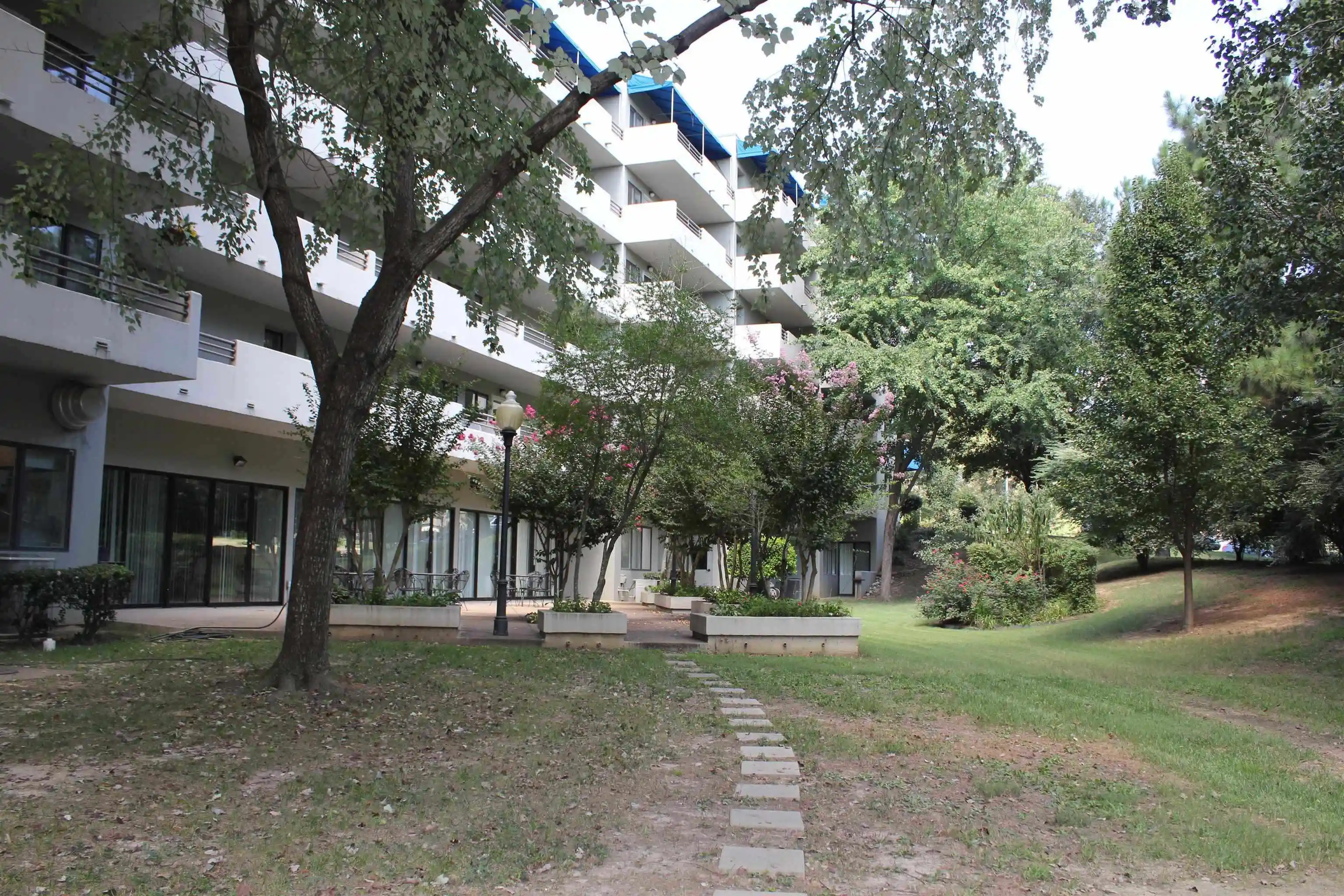Photo 2 of Condo for sale at 3589 Covington Pike #509, Memphis, TN 38128 | MLS# 10230216 | Listing updated on 2026-09-11