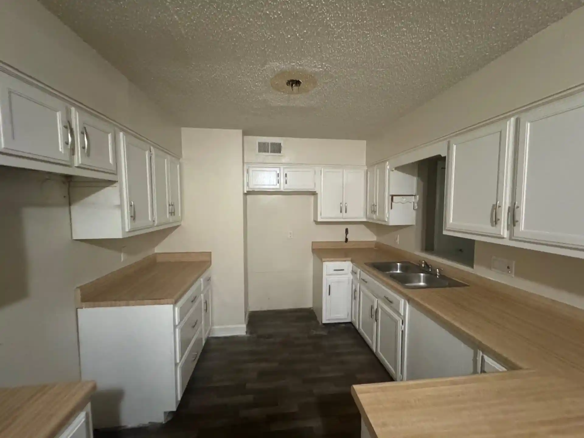 Photo 3 of Sale Pending at 3569 Kensett Dr, Memphis, TN 38127 | MLS# 10230217 | Listing updated on 2026-10-29