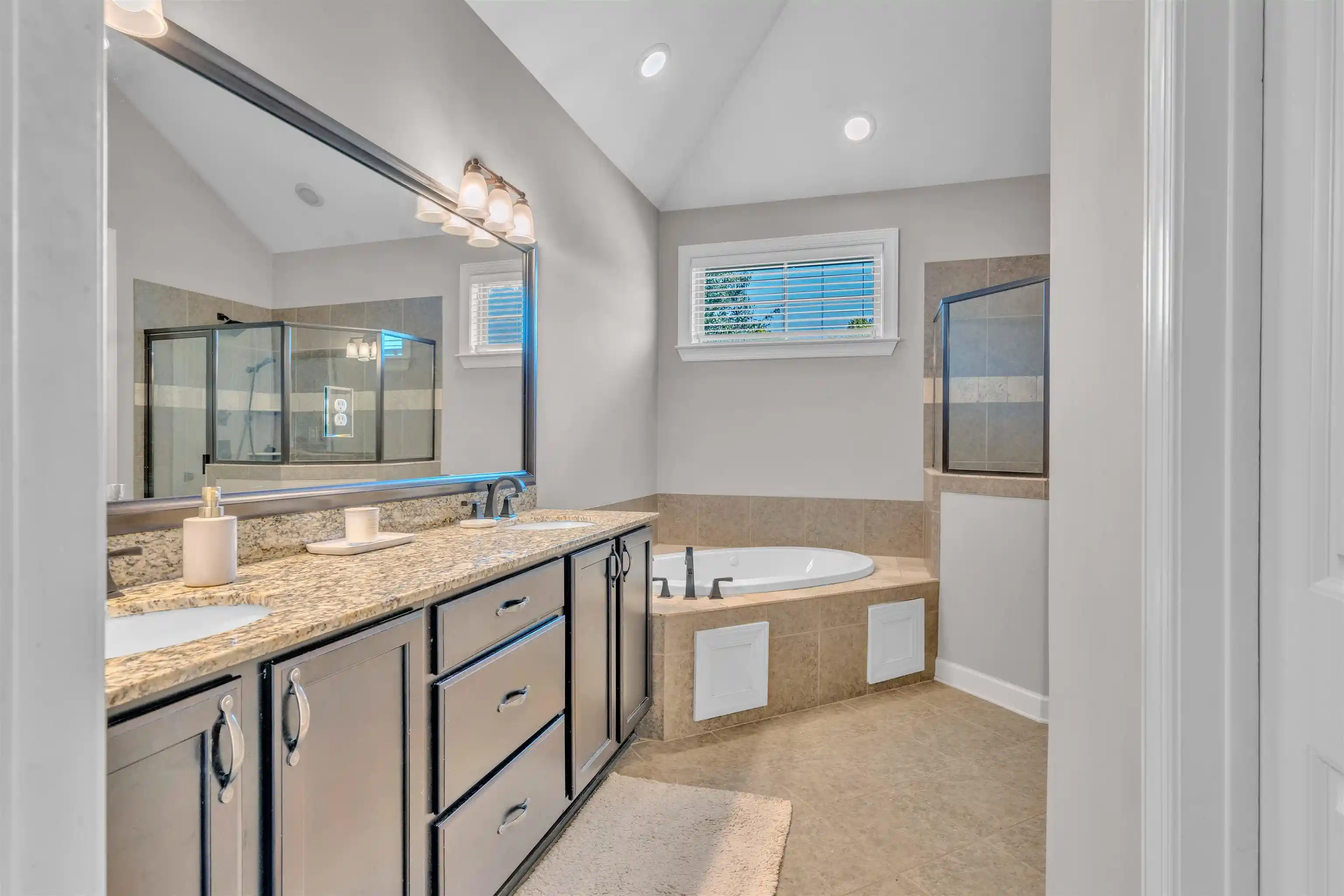 Photo 3 of Single family home for sale at 7118 Hl Farm Dr, Bartlett, TN 38002 | MLS# 10230221 | Listing updated on 2026-09-14