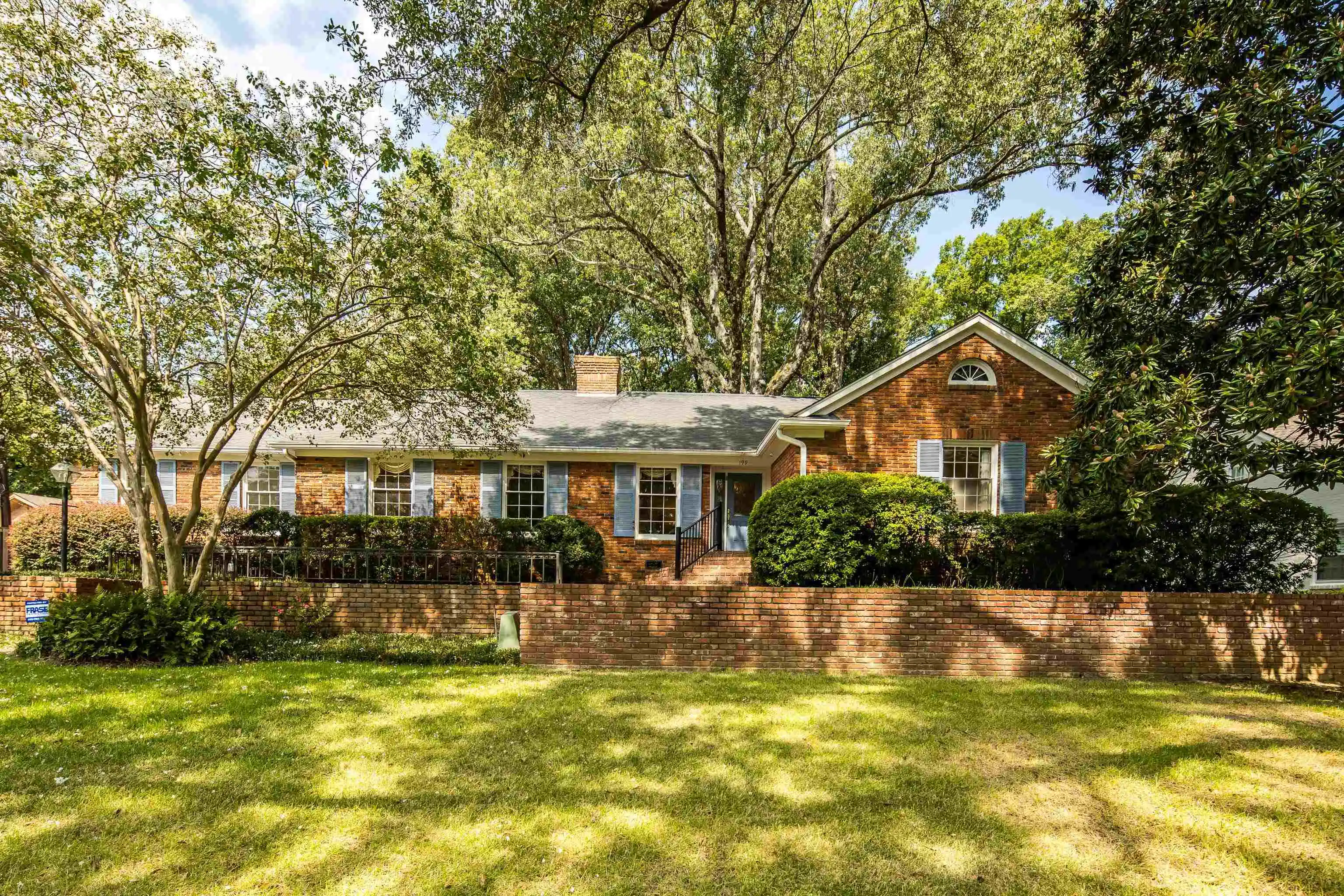 Photo 1 of Single family home for sale at 199 S Grv Park Rd, Memphis, TN 38117 | MLS# 10230234 | Listing updated on 2026-09-11