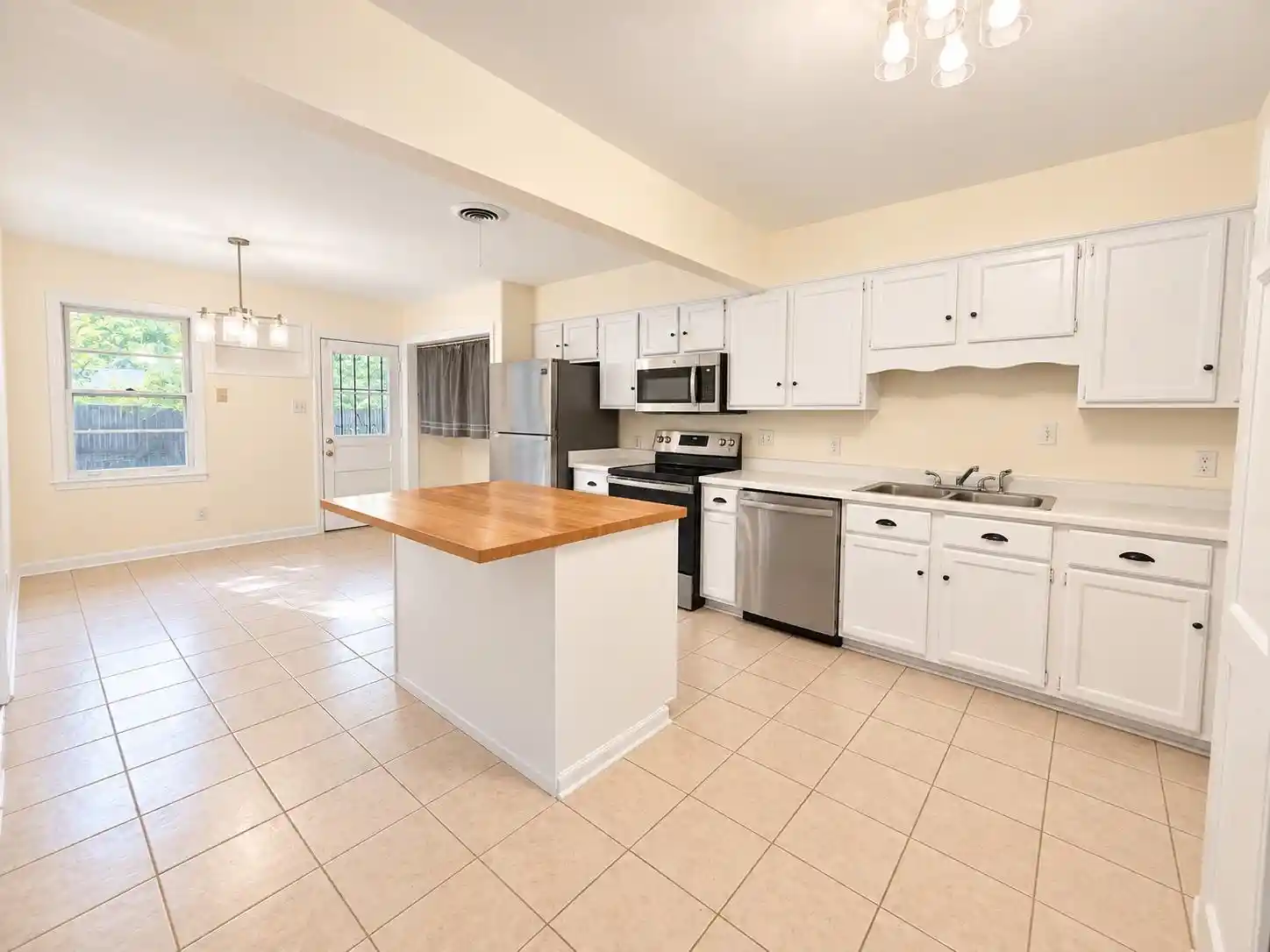 Photo 3 of Single family home for sale at 1179 W Perkins Rd, Memphis, TN 38117 | MLS# 10230236 | Listing updated on 2026-09-25