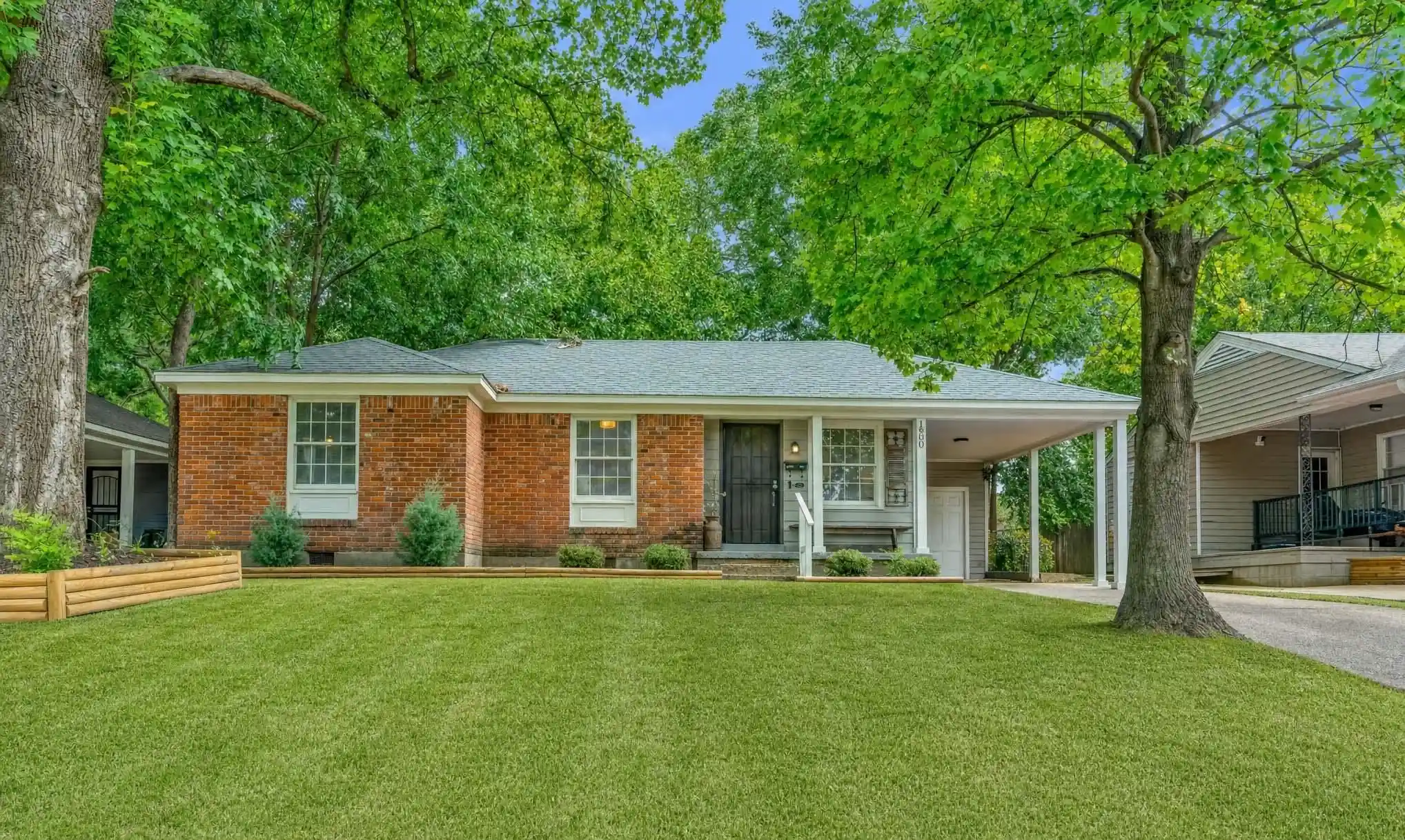 Photo 1 of Single family home for sale at 1800 S Dearing Rd, Memphis, TN 38117 | MLS# 10230239 | Listing updated on 2026-09-16