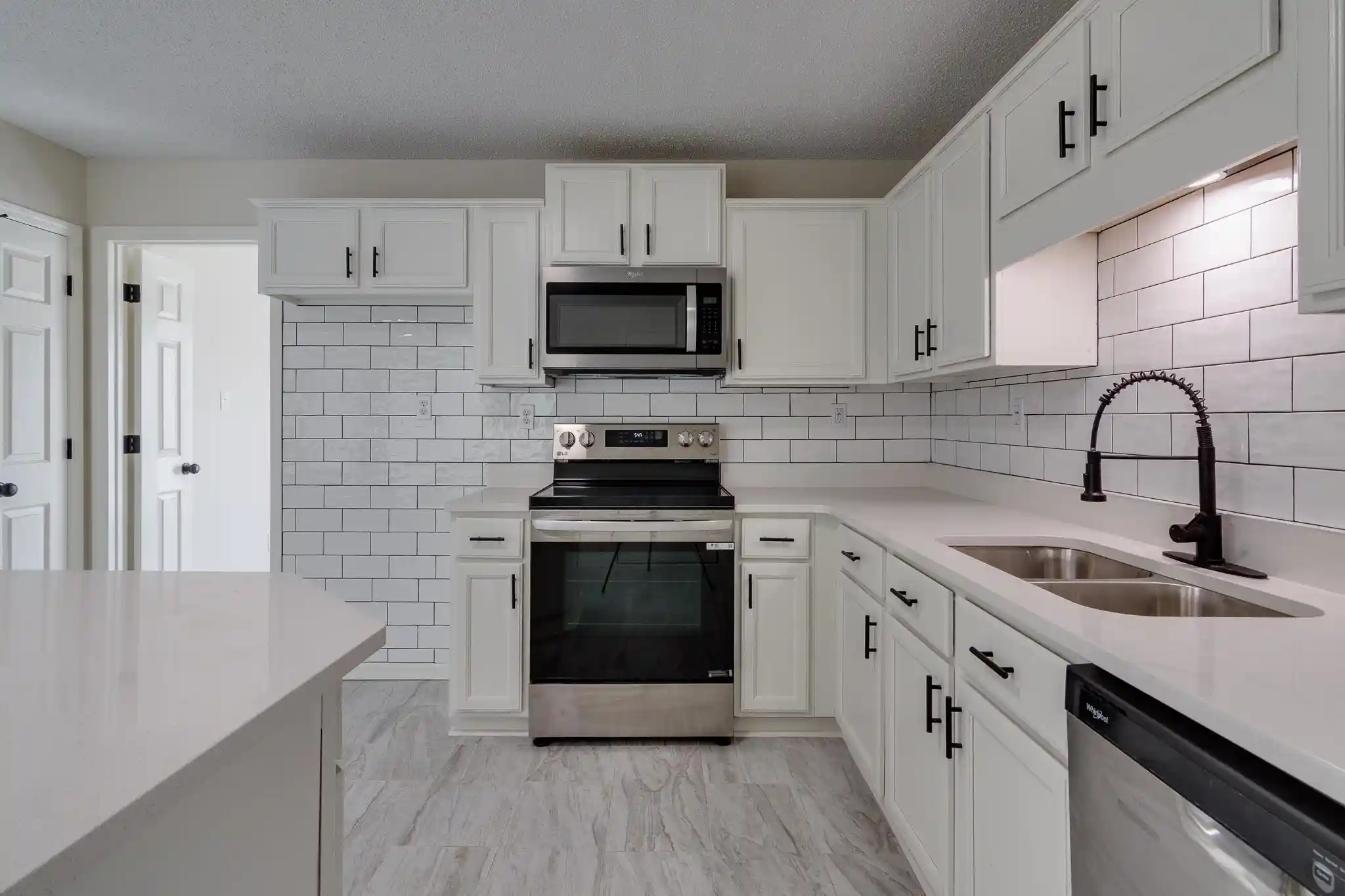 Photo 2 of Single family home for sale at 6298 Hayfield Ln, Memphis, TN 38141 | MLS# 10230244 | Listing updated on 2026-09-11
