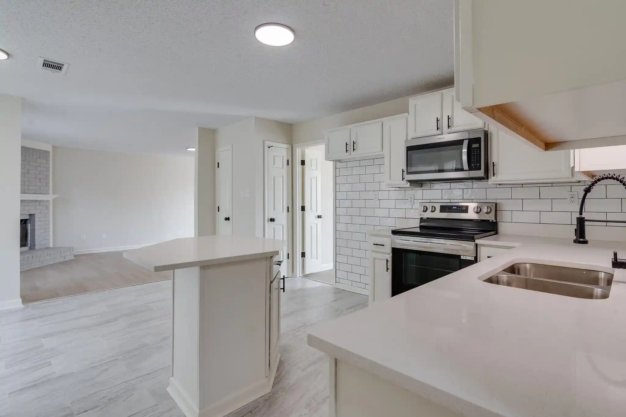Photo 3 of Single family home for sale at 6298 Hayfield Ln, Memphis, TN 38141 | MLS# 10230244 | Listing updated on 2026-09-11