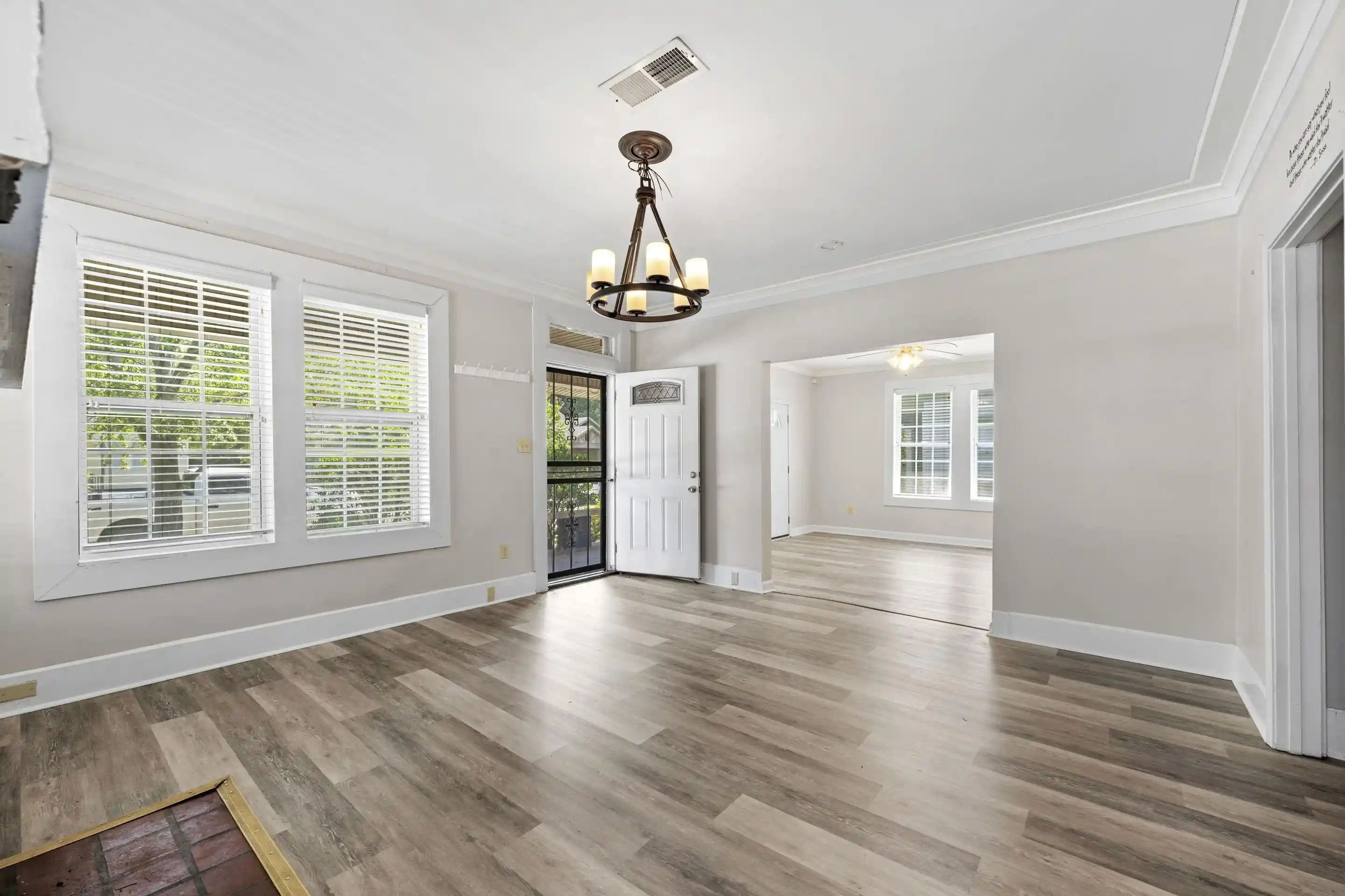 Photo 2 of Single family home for sale at 443 N Avalon St, Memphis, TN 38112 | MLS# 10230248 | Listing updated on 2026-09-15
