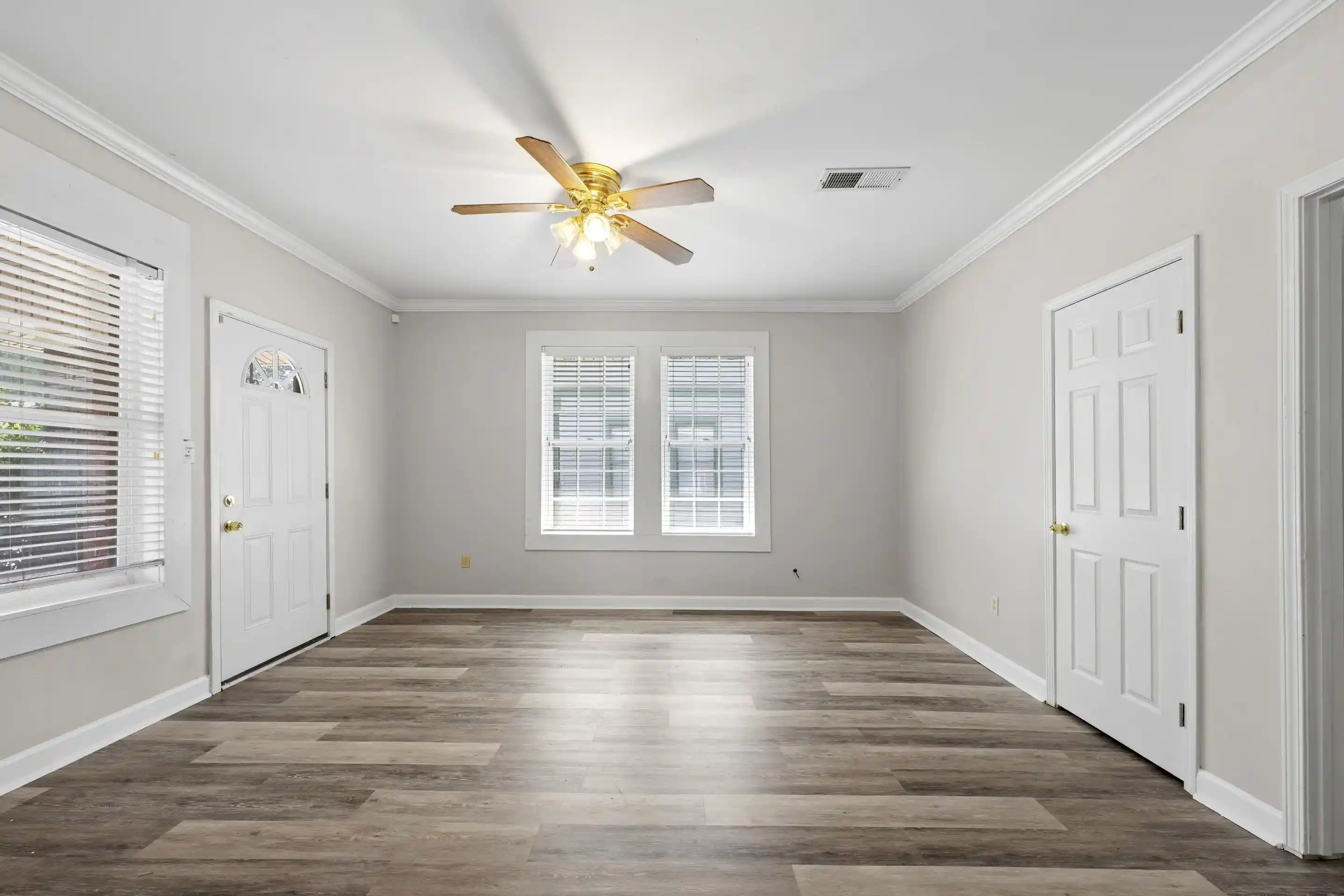 Photo 3 of Single family home for sale at 443 N Avalon St, Memphis, TN 38112 | MLS# 10230248 | Listing updated on 2026-09-15