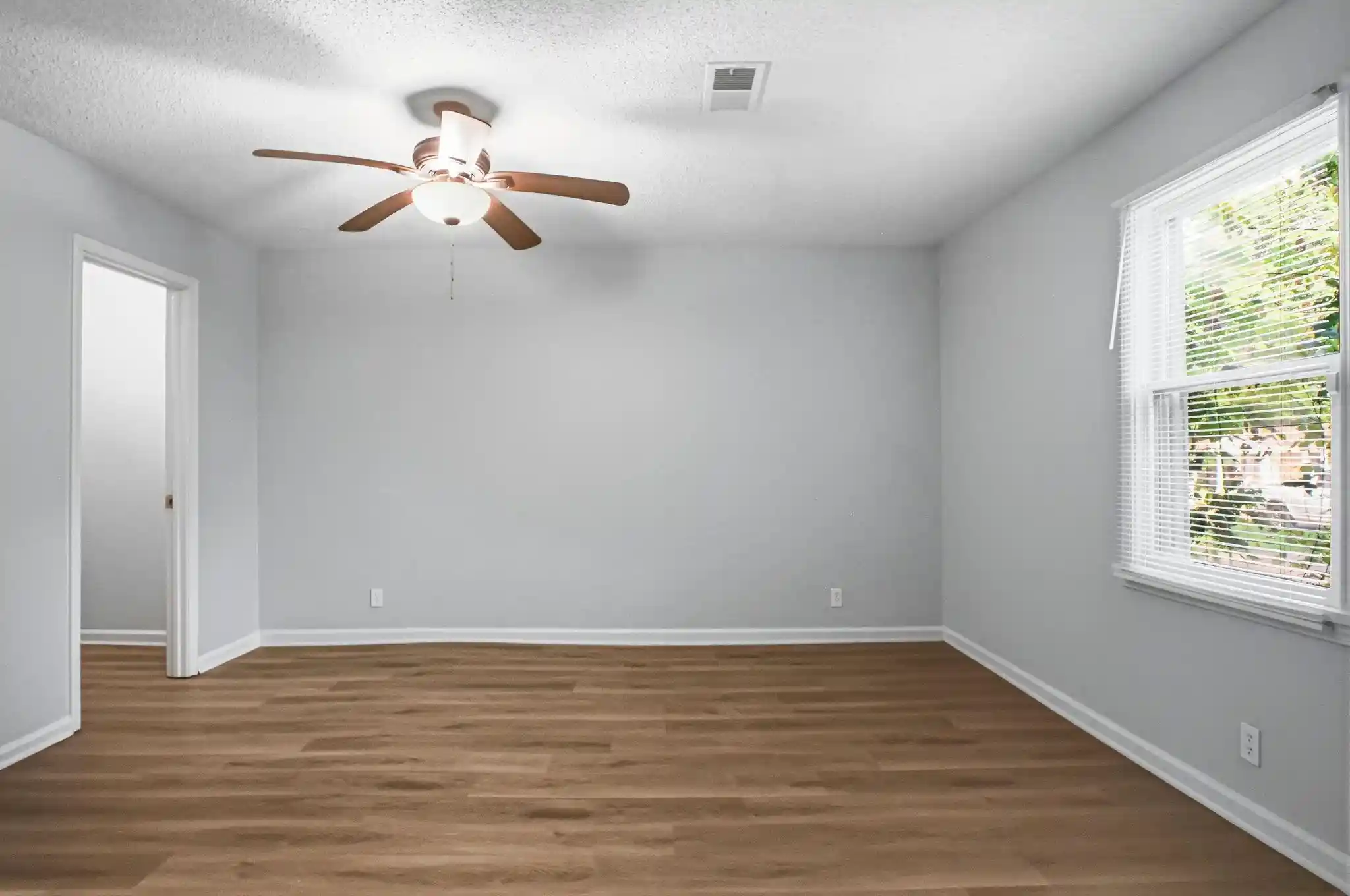 Photo 3 of Single family home for sale at 533 Burkman Dr, Collierville, TN 38017 | MLS# 10230250 | Listing updated on 2026-09-11