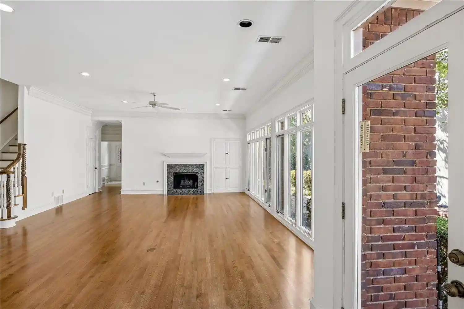 Photo 2 of Single family home for sale at 938 W Riverwalk Dr, Memphis, TN 38120 | MLS# 10230256 | Listing updated on 2026-10-05