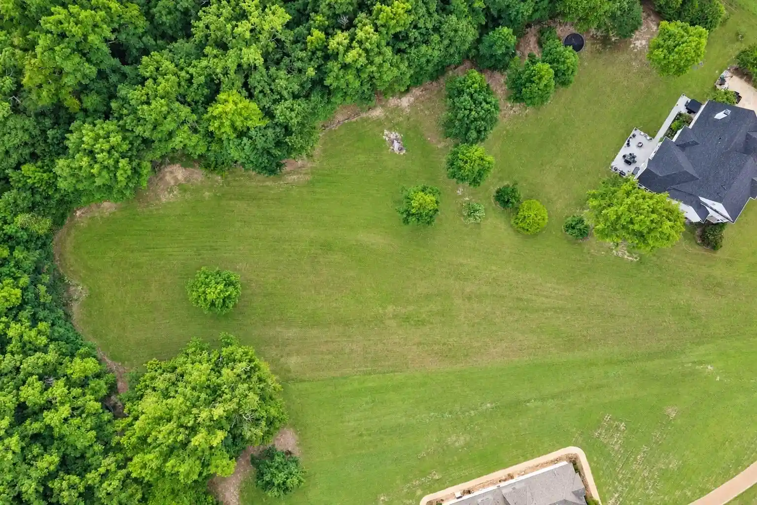 Photo 3 of Sale Pending at 260 Lake Pointe Cv, Rossville, TN 38066 | MLS# 10230264 | Listing updated on 2026-09-25