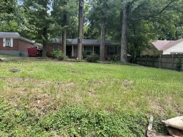 Photo 2 of Multi family home for sale at 2174 2176 Carnes Ave, Memphis, TN 38114 | MLS# 10230269 | Listing updated on 2026-09-11