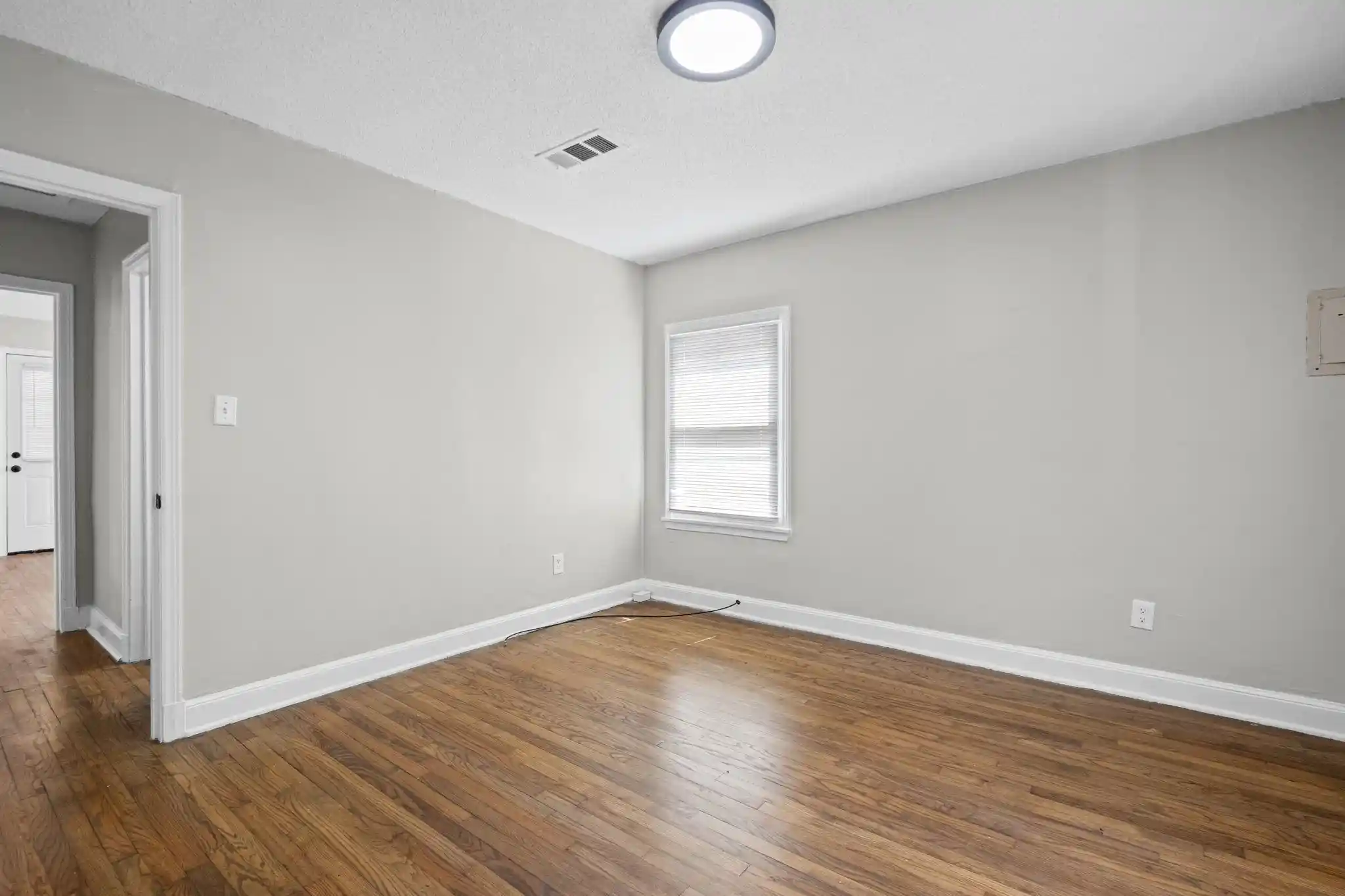 Photo 2 of Multi family home for sale at 658 Hillcrest St, Memphis, TN 38112 | MLS# 10230272 | Listing updated on 2026-09-11