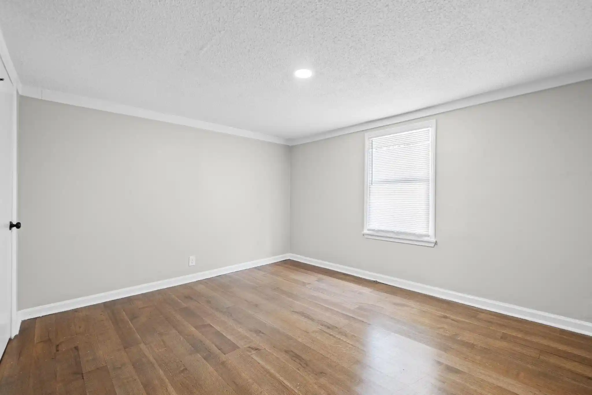 Photo 2 of House for sale at 658 Hillcrest St, Memphis, TN 38112 | MLS# 10230272 | Listing updated on 2026-09-11
