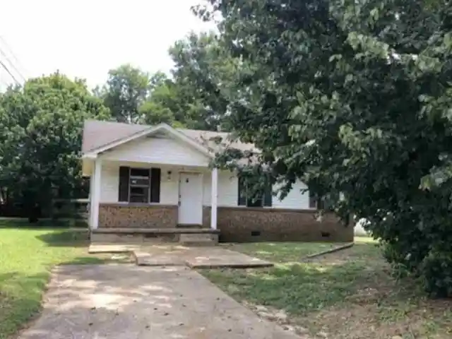 Photo 1 of Single family home for sale at 126 Barham St, Jackson, TN 38301 | MLS# 10230281 | Listing updated on 2026-09-11