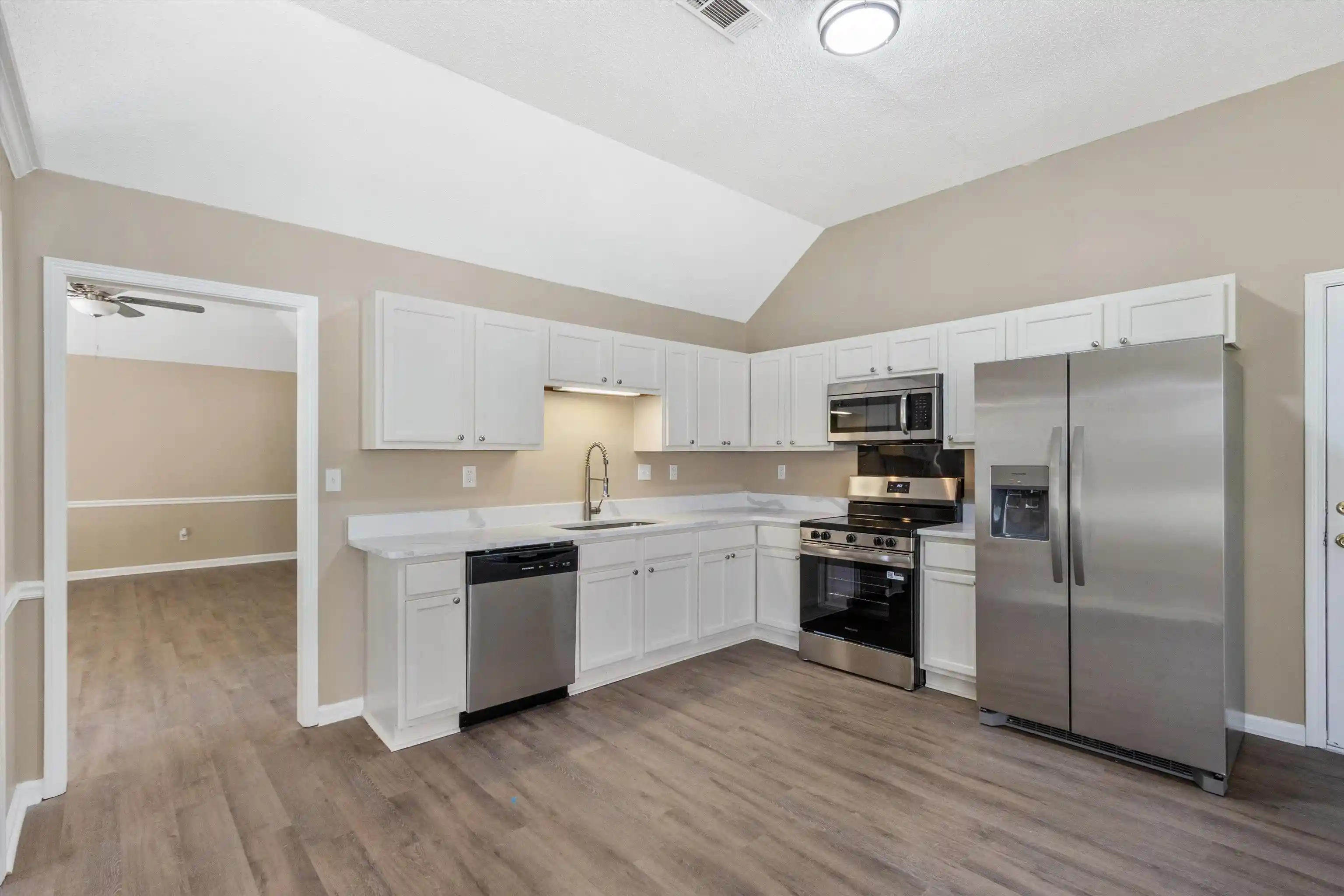 Photo 2 of Sale Pending at 7665 Dexter Run Cir, Cordova, TN 38016 | MLS# 10230283 | Listing updated on 2026-10-19