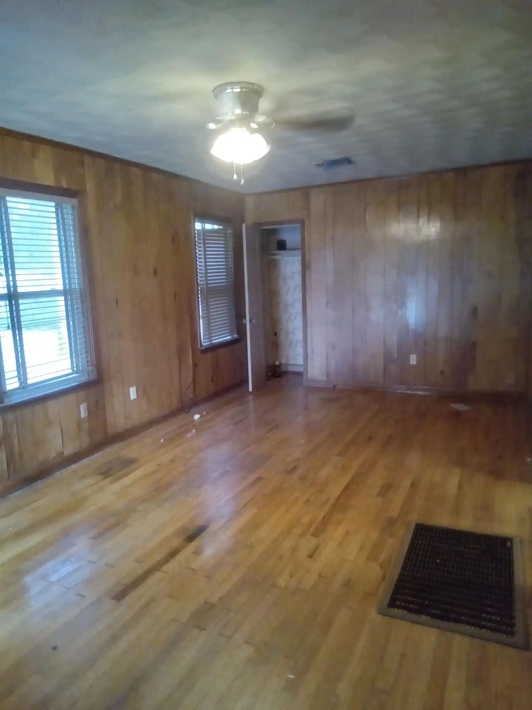 Photo 3 of Sale Pending at 1389 Salem St, Memphis, TN 38122 | MLS# 10230288 | Listing updated on 2026-09-17