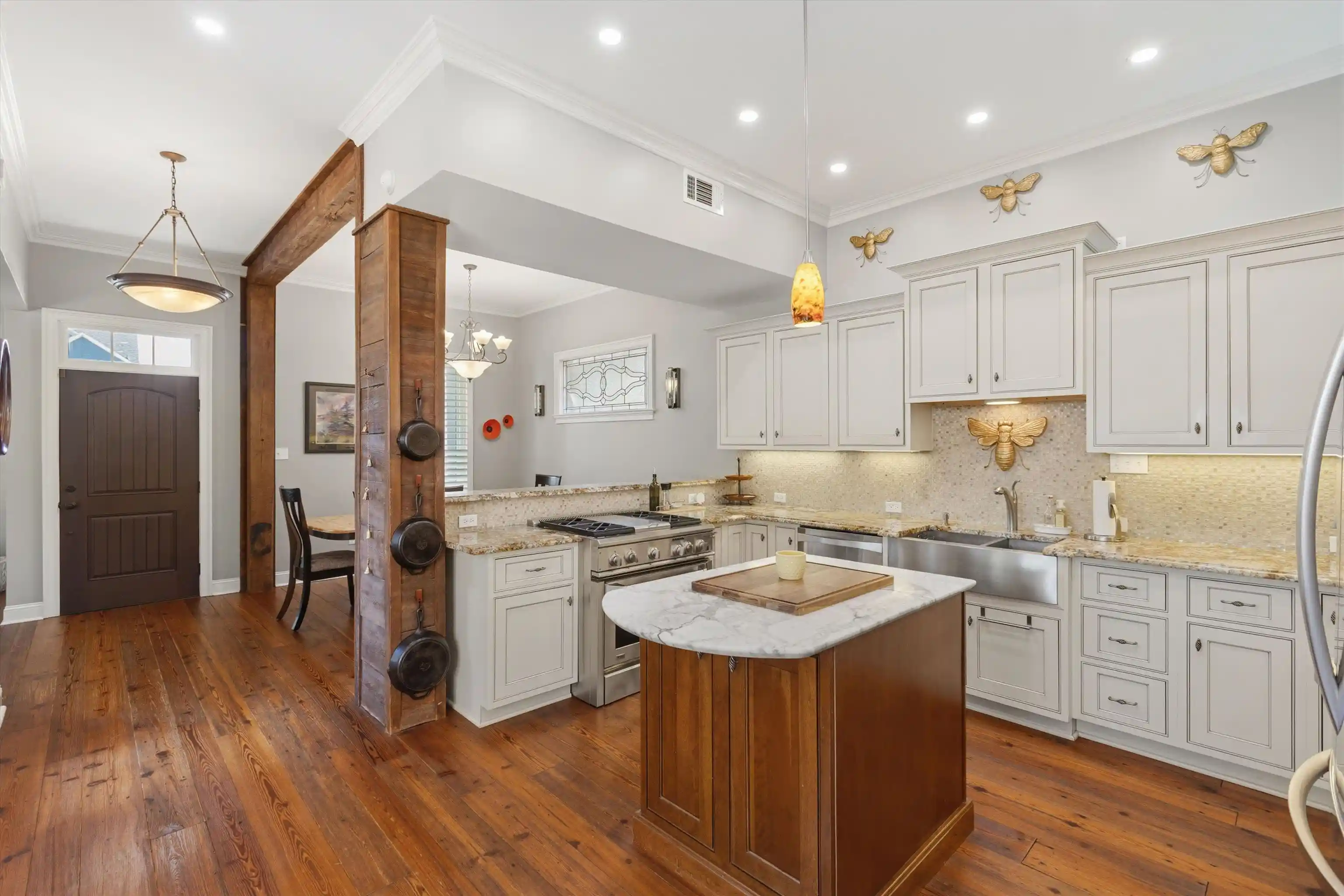Photo 2 of Single family home for sale at 82 Island Pl, Memphis, TN 38103 | MLS# 10230290 | Listing updated on 2026-09-11