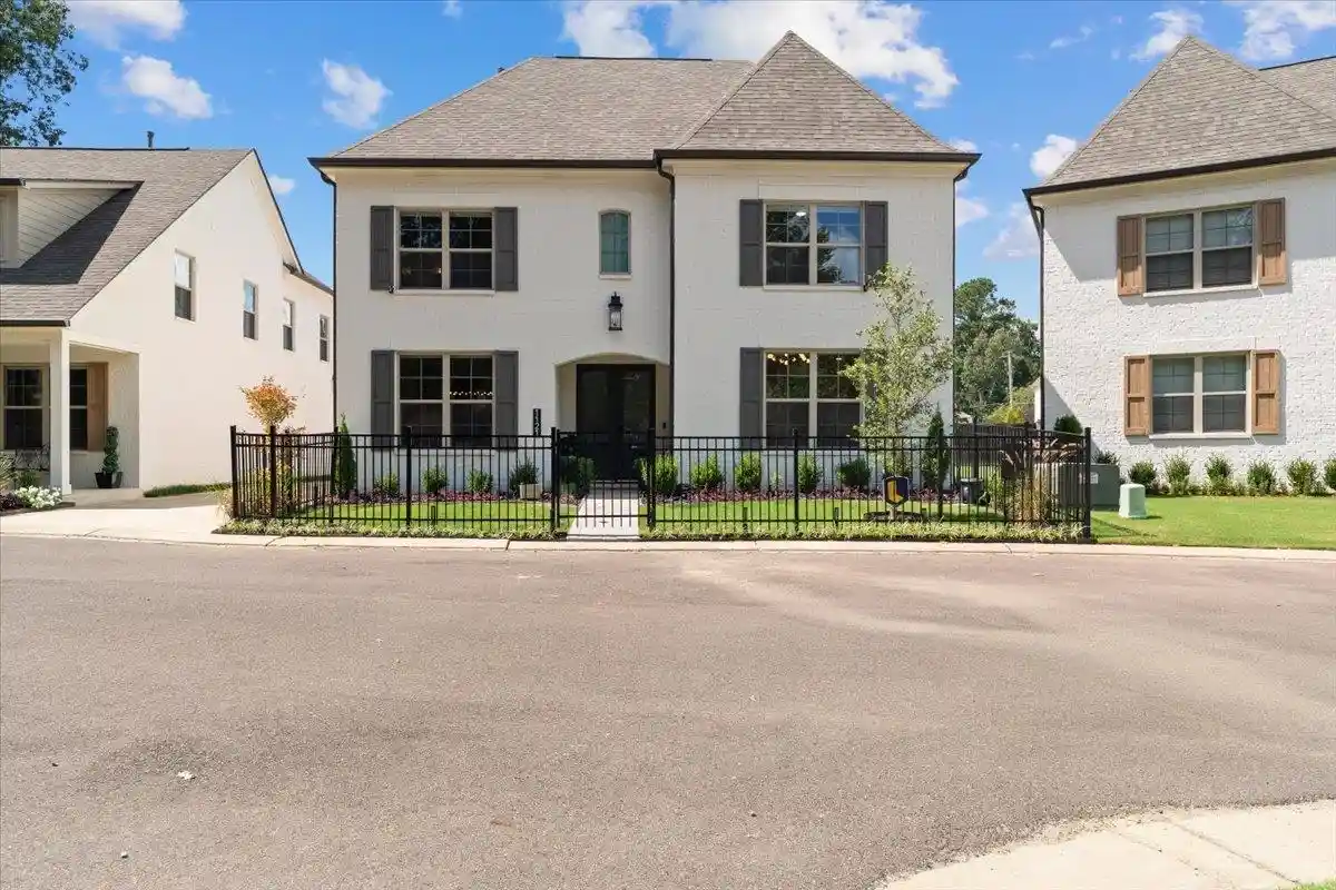 Photo 1 of Single family home for sale at 1121 Park Green Cv, Memphis, TN 38119 | MLS# 10230292 | Listing updated on 2026-09-11