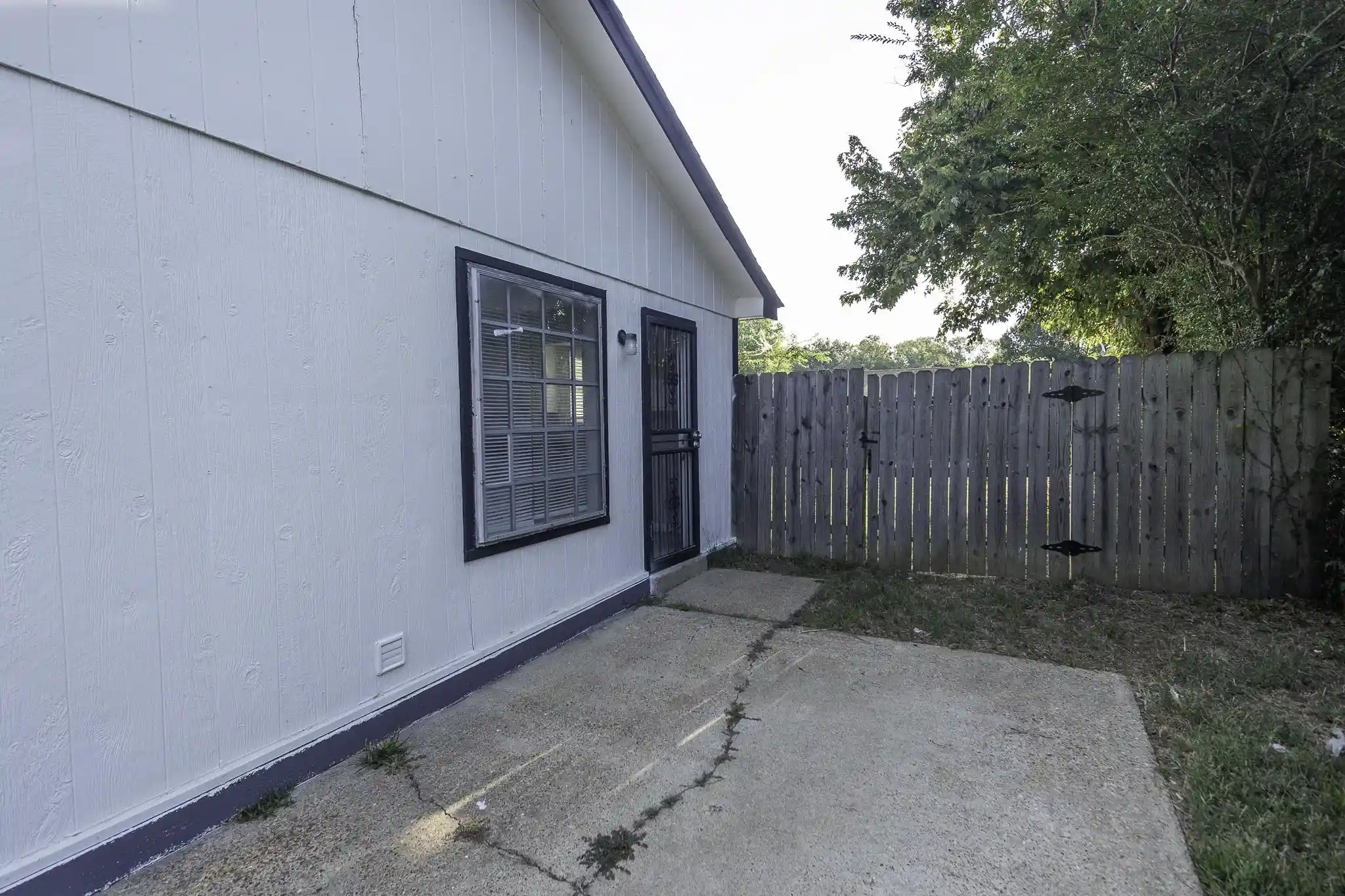 Photo 2 of Single family home for sale at 4780 Hillbrook Rd, Memphis, TN 38109 | MLS# 10230296 | Listing updated on 2026-09-20