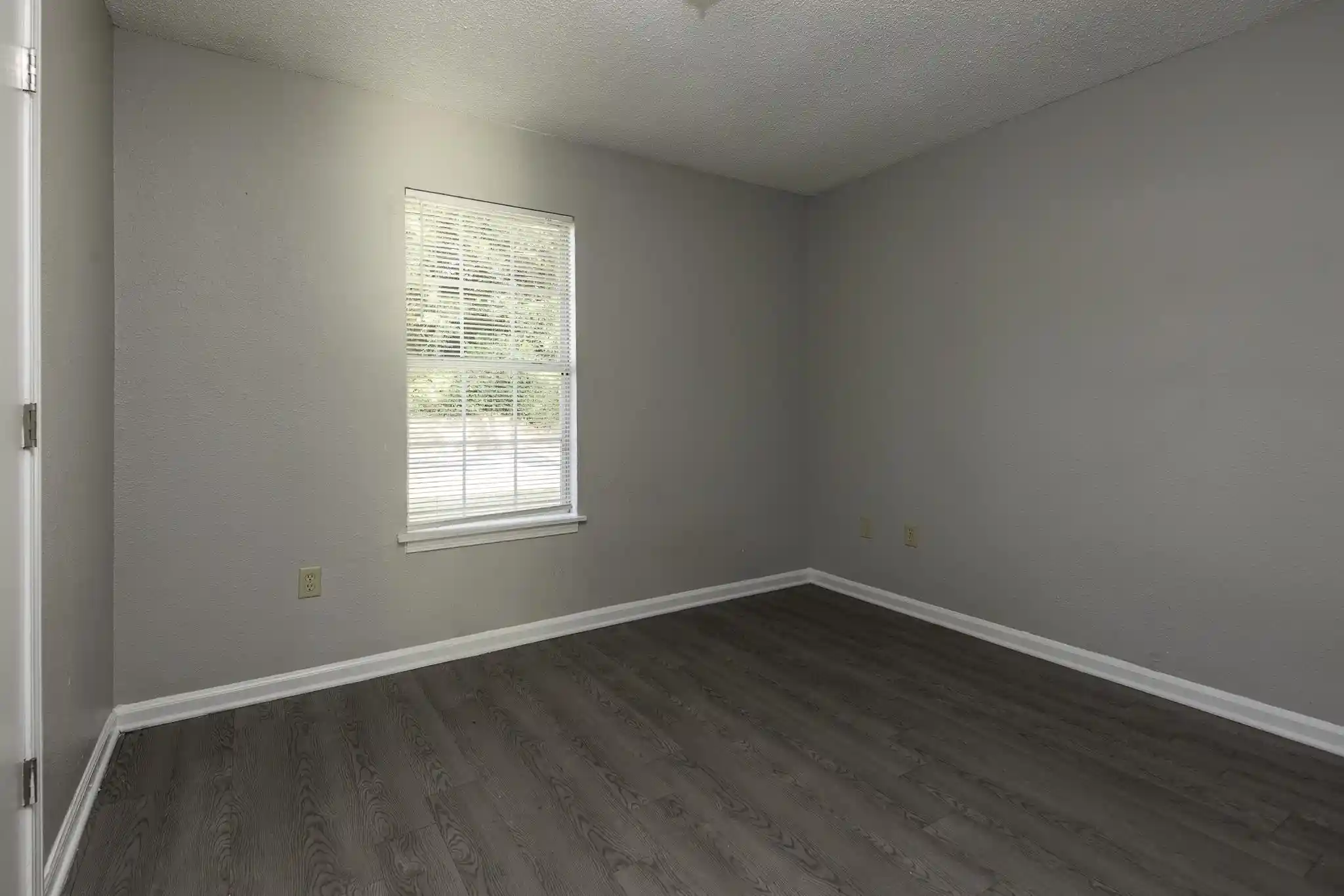 Photo 3 of Single family home for sale at 4780 Hillbrook Rd, Memphis, TN 38109 | MLS# 10230296 | Listing updated on 2026-09-20